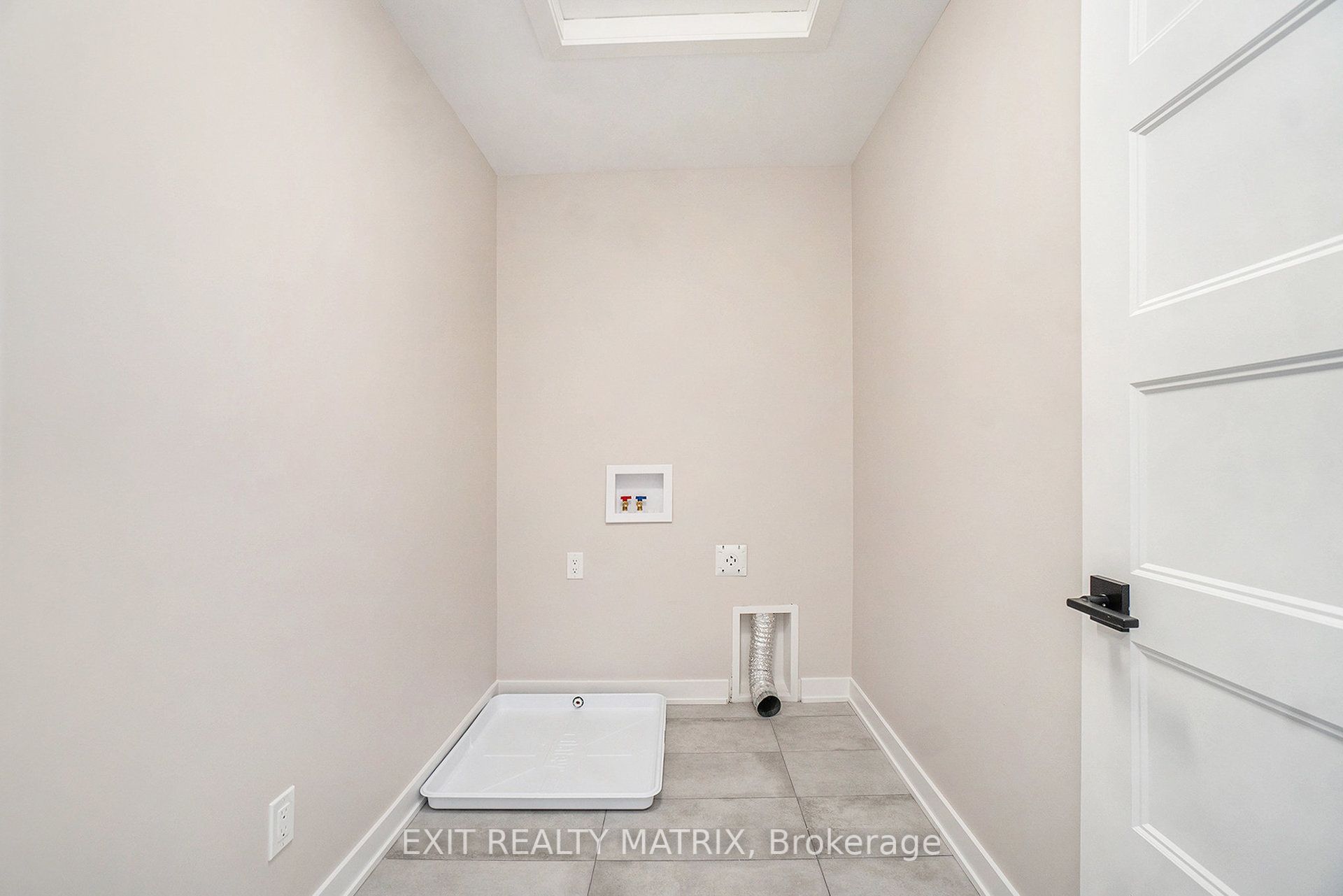 962 Cologne Street Property Photo 15