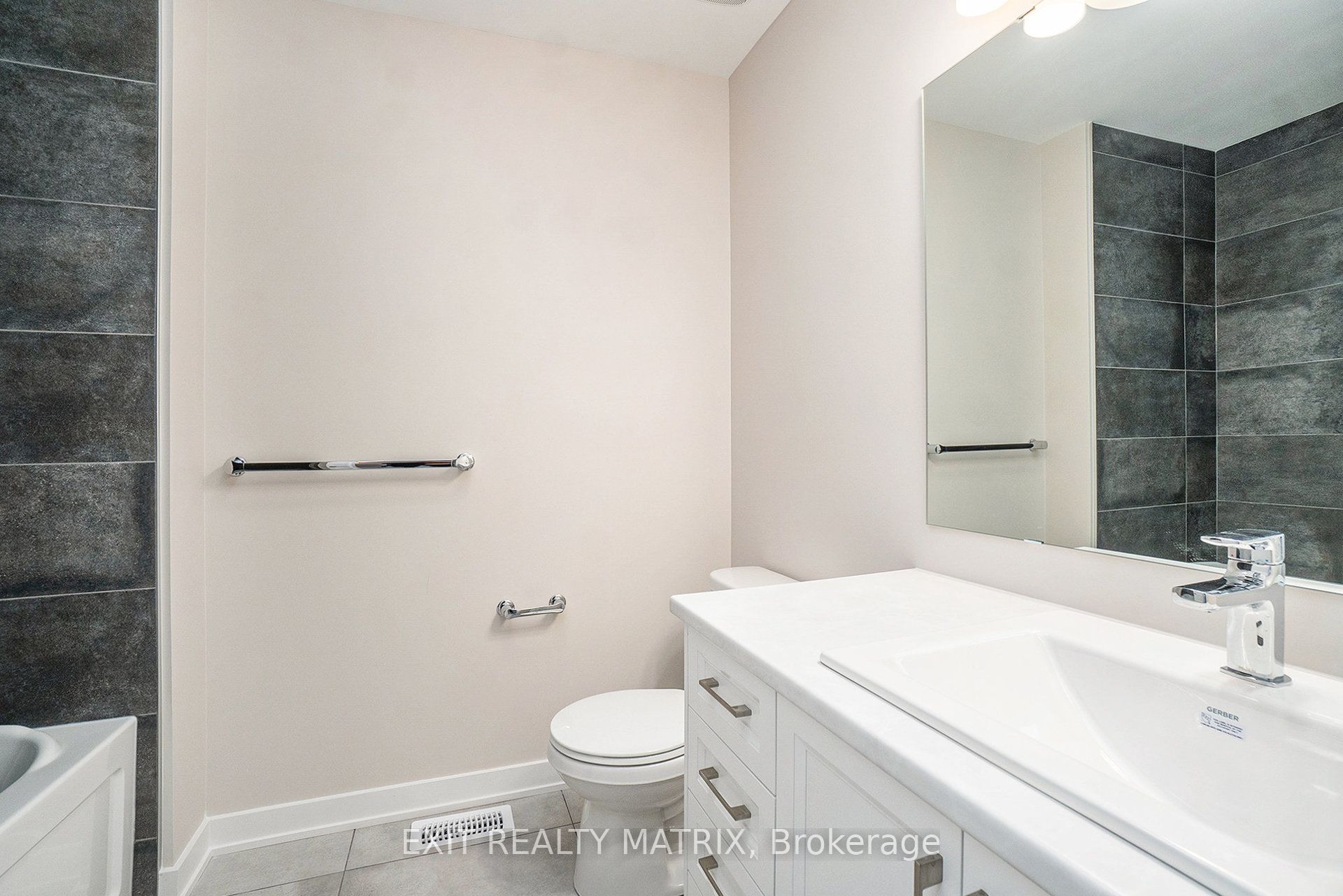 962 Cologne Street Property Photo 16