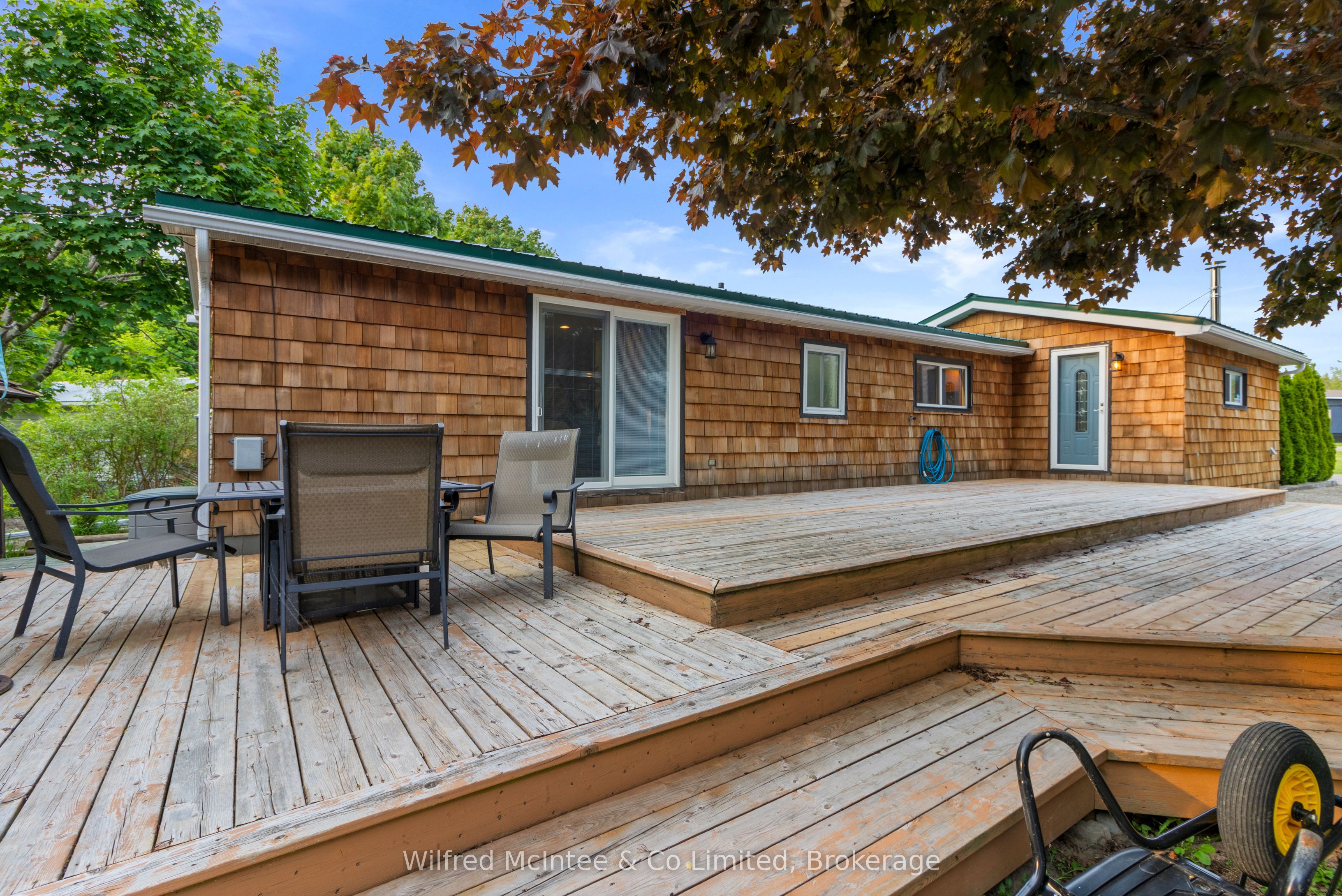 48 Maplewood Boulevard Property Photo 4