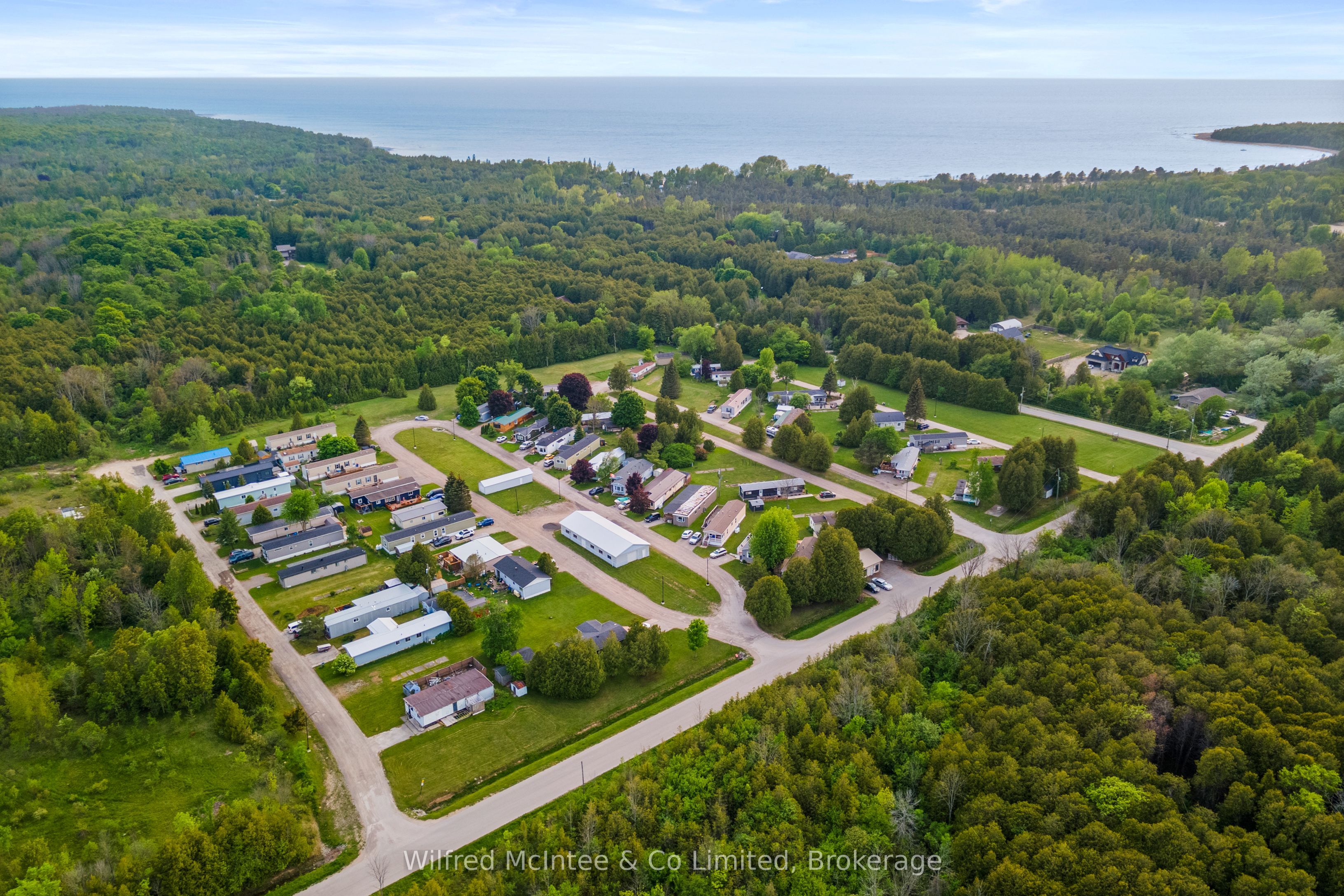 48 Maplewood Boulevard Property Photo 7