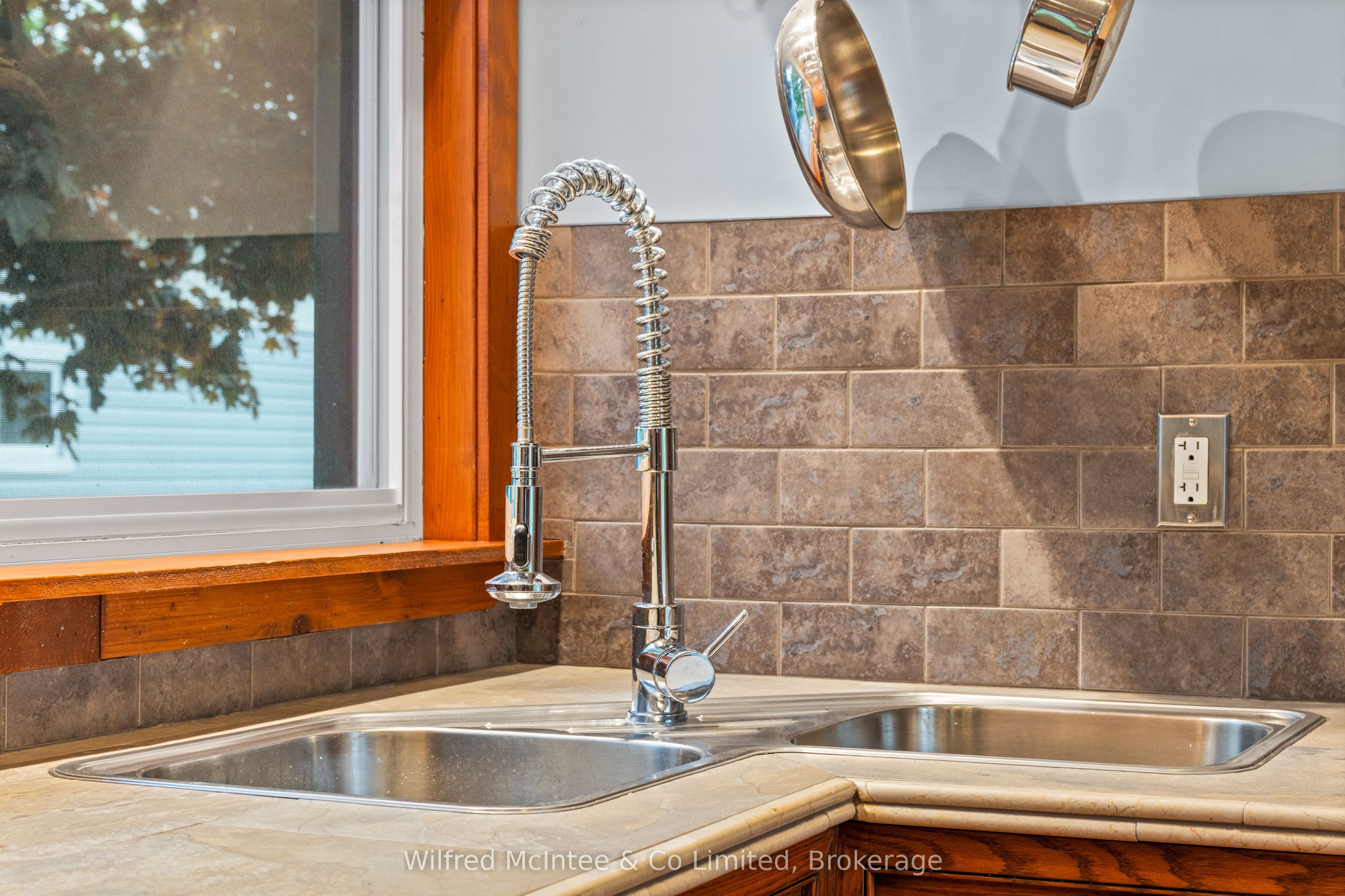 48 Maplewood Boulevard Property Photo 25