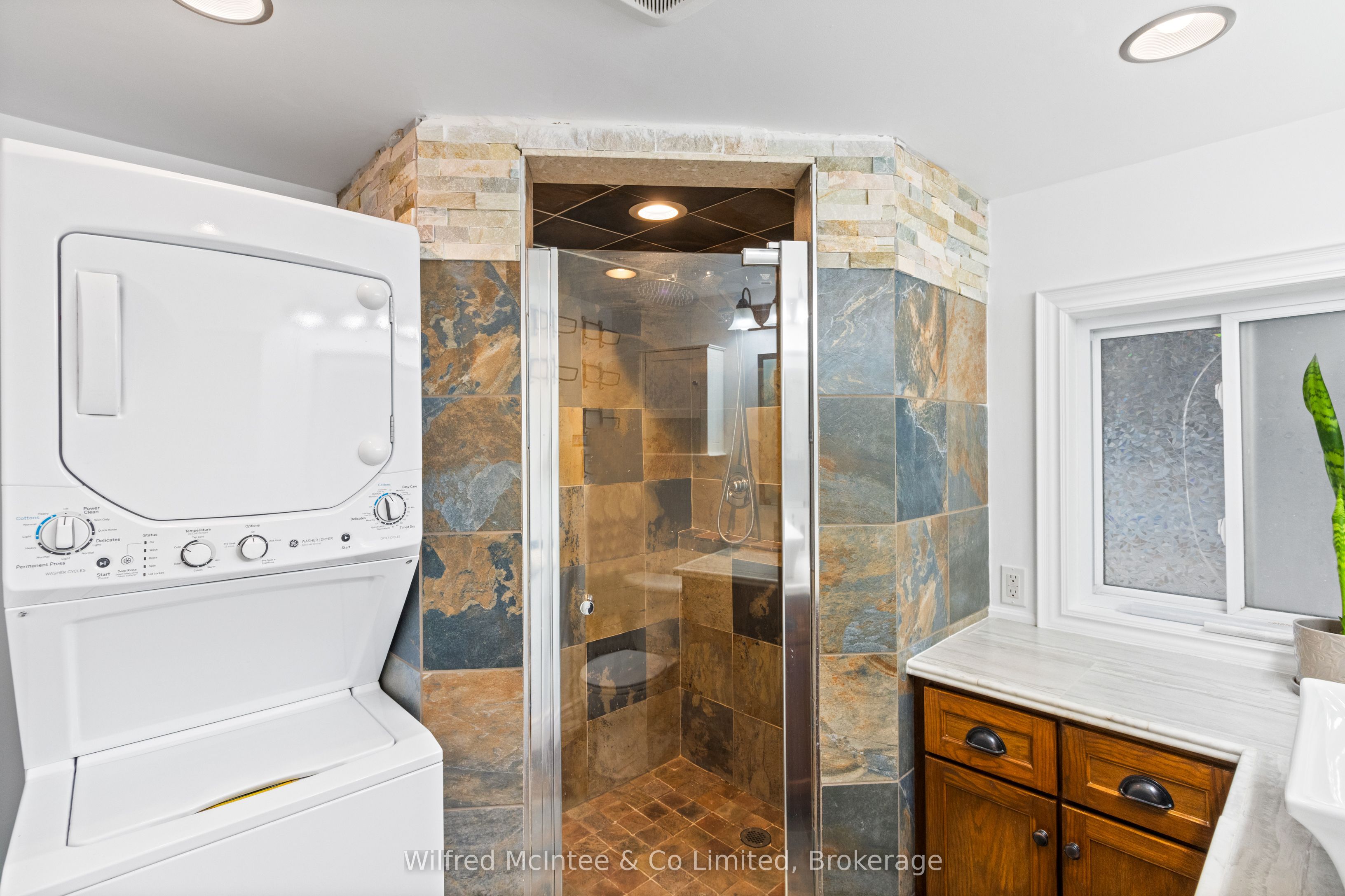 48 Maplewood Boulevard Property Photo 30