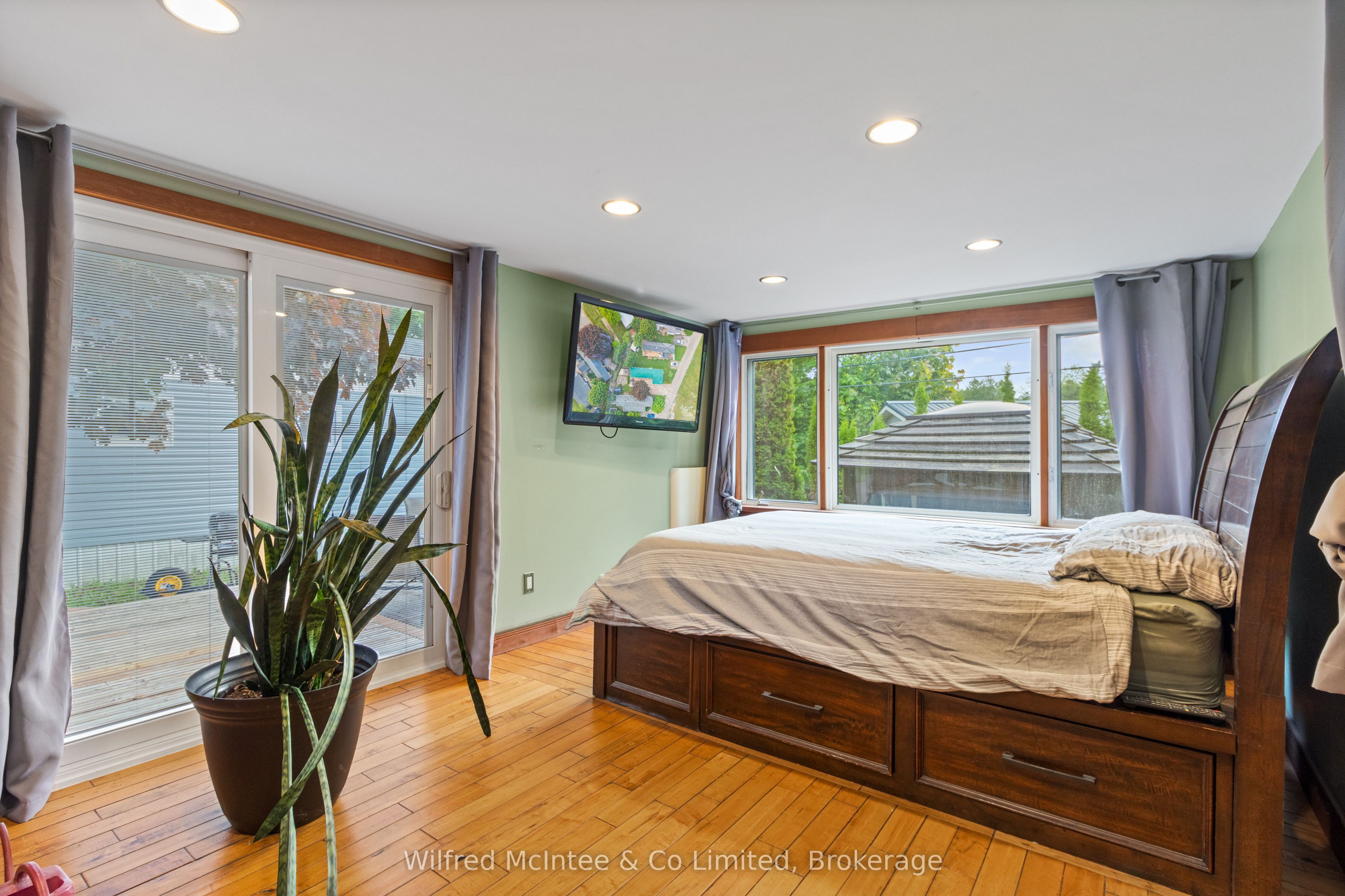 48 Maplewood Boulevard Property Photo 32