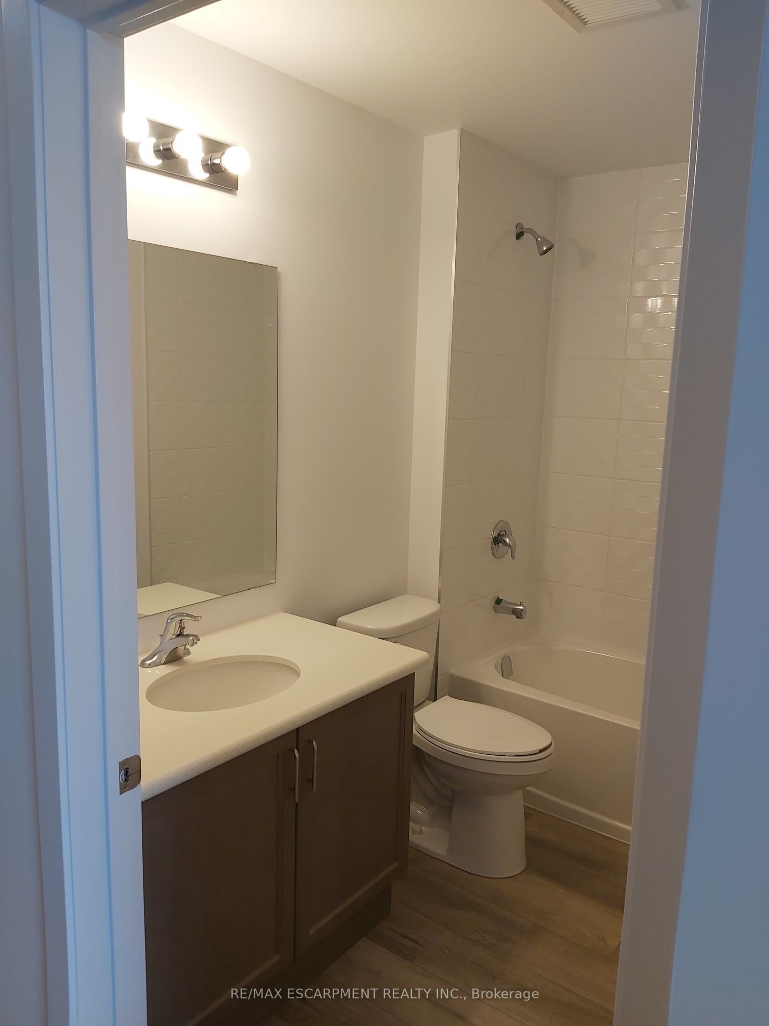 5055 Greenlane Road 101 Property Photo 9