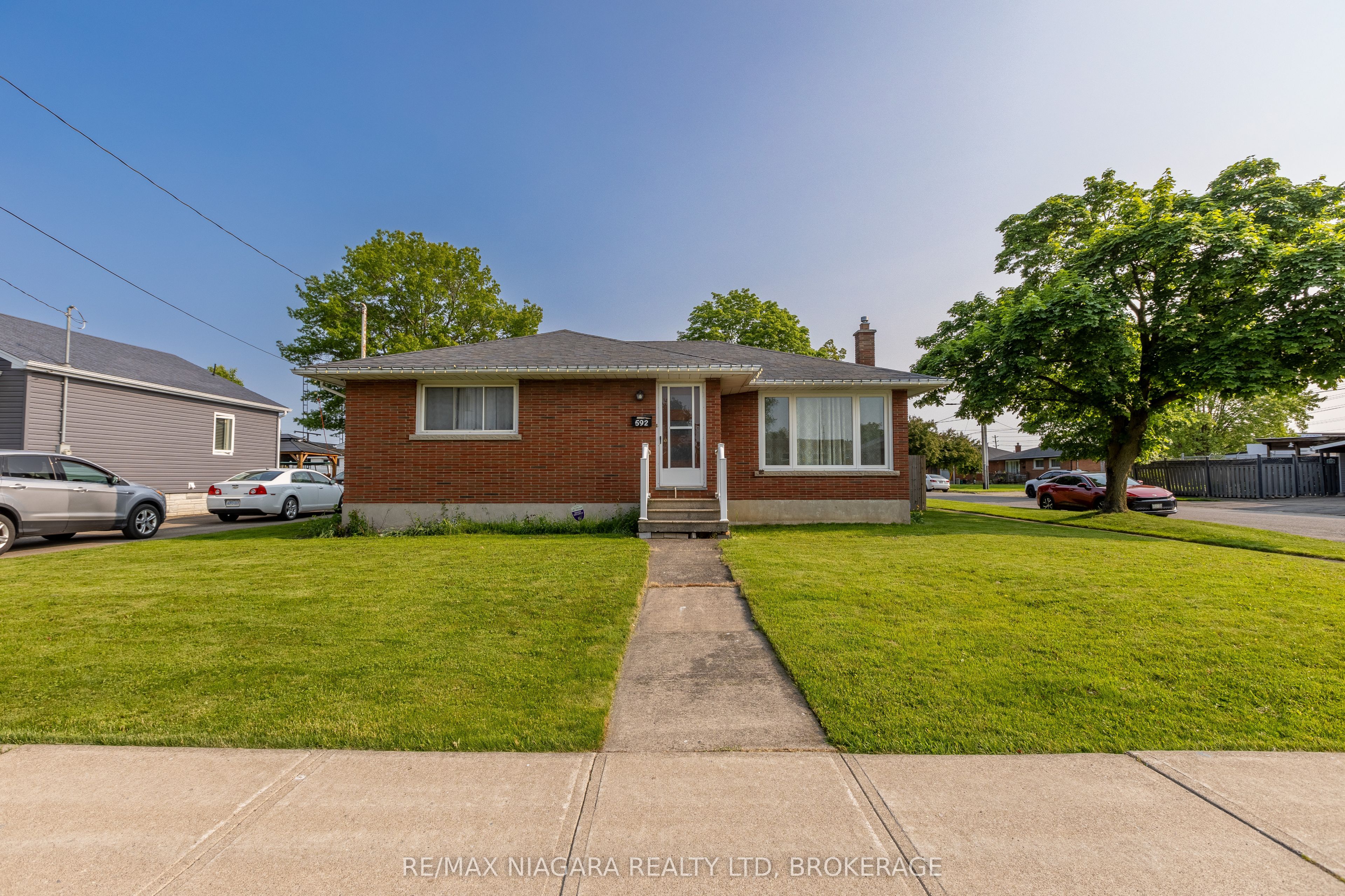 592 Lincoln Street Property Photo 1