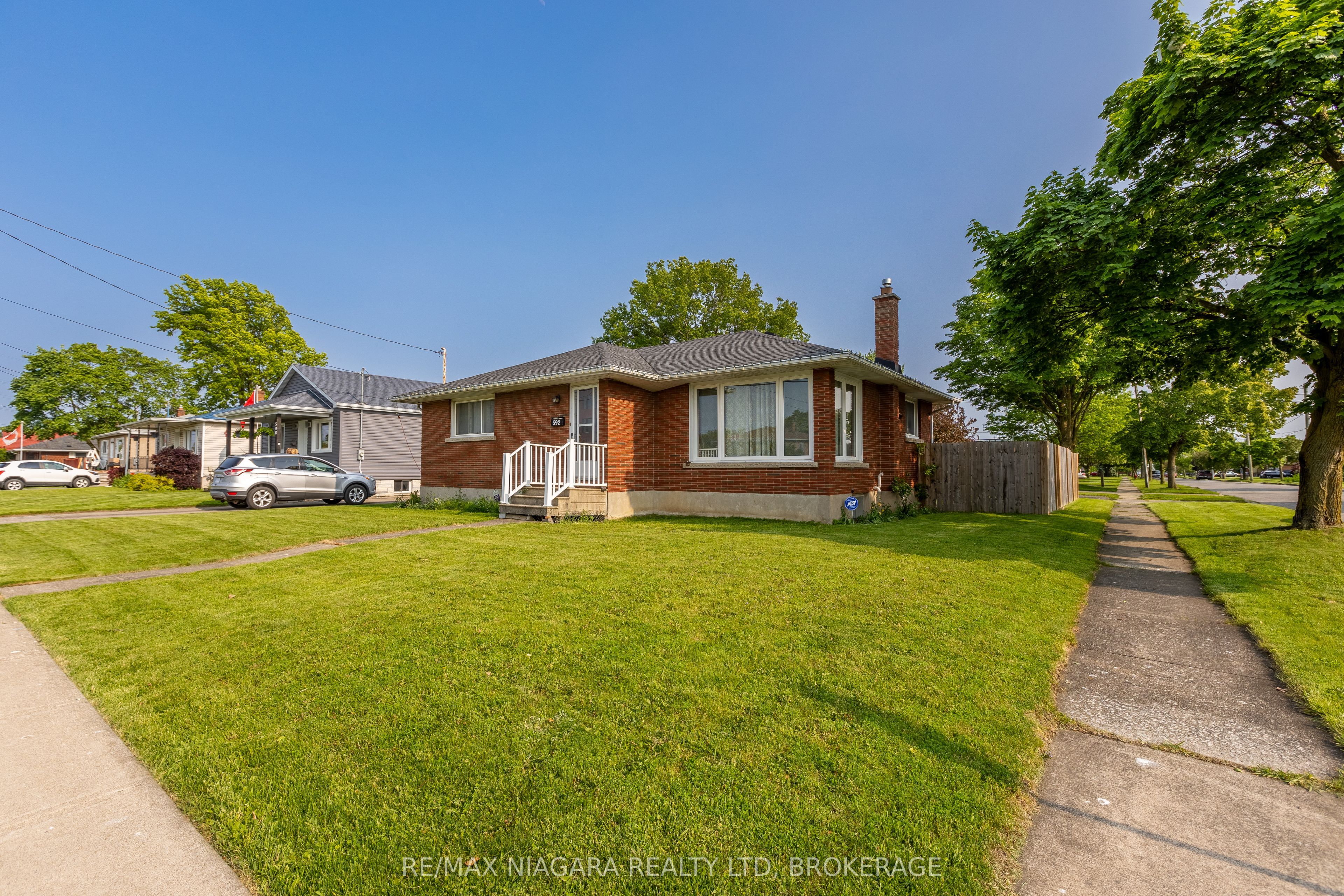 592 Lincoln Street Property Photo 2