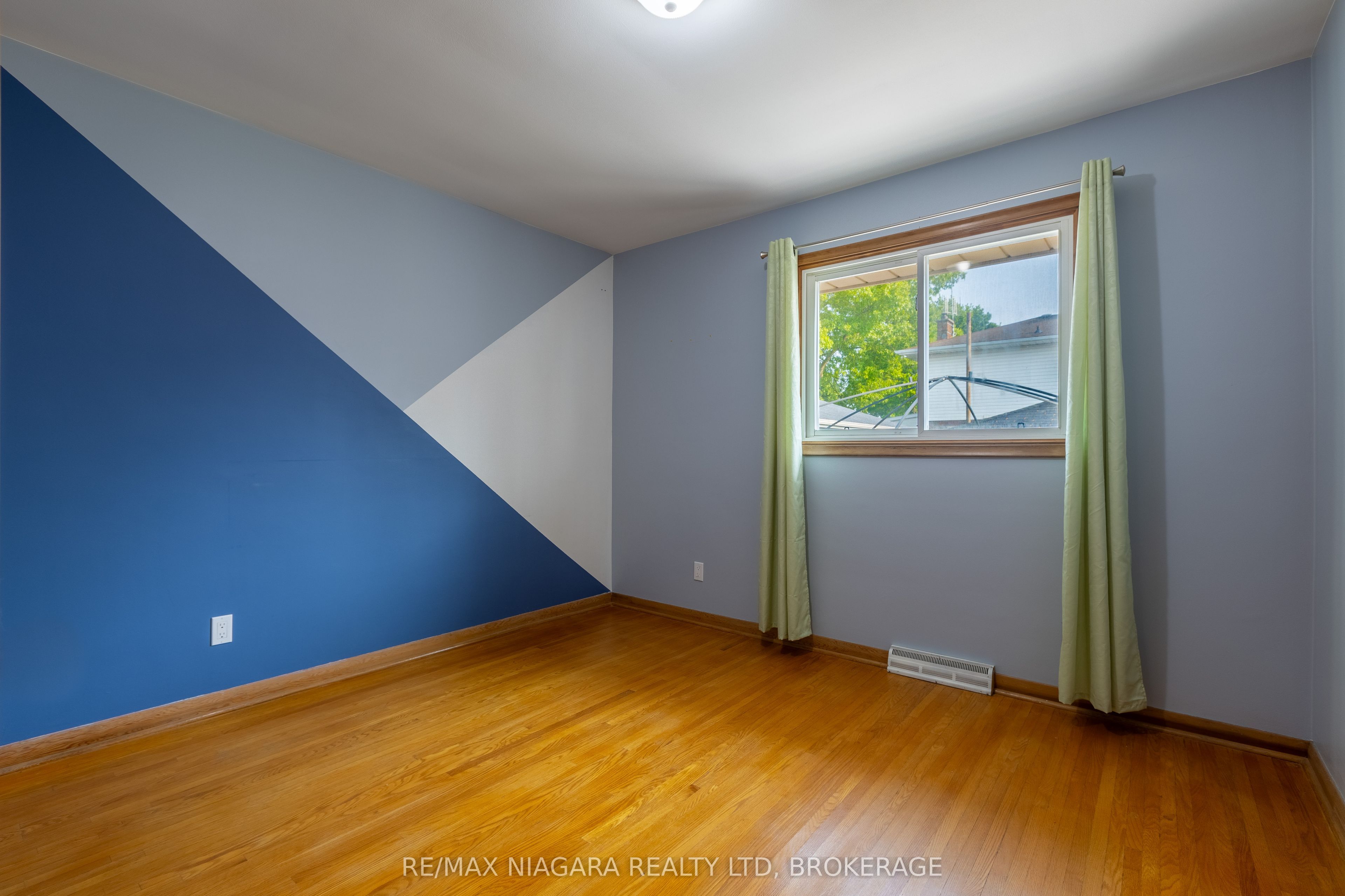 592 Lincoln Street Property Photo 11