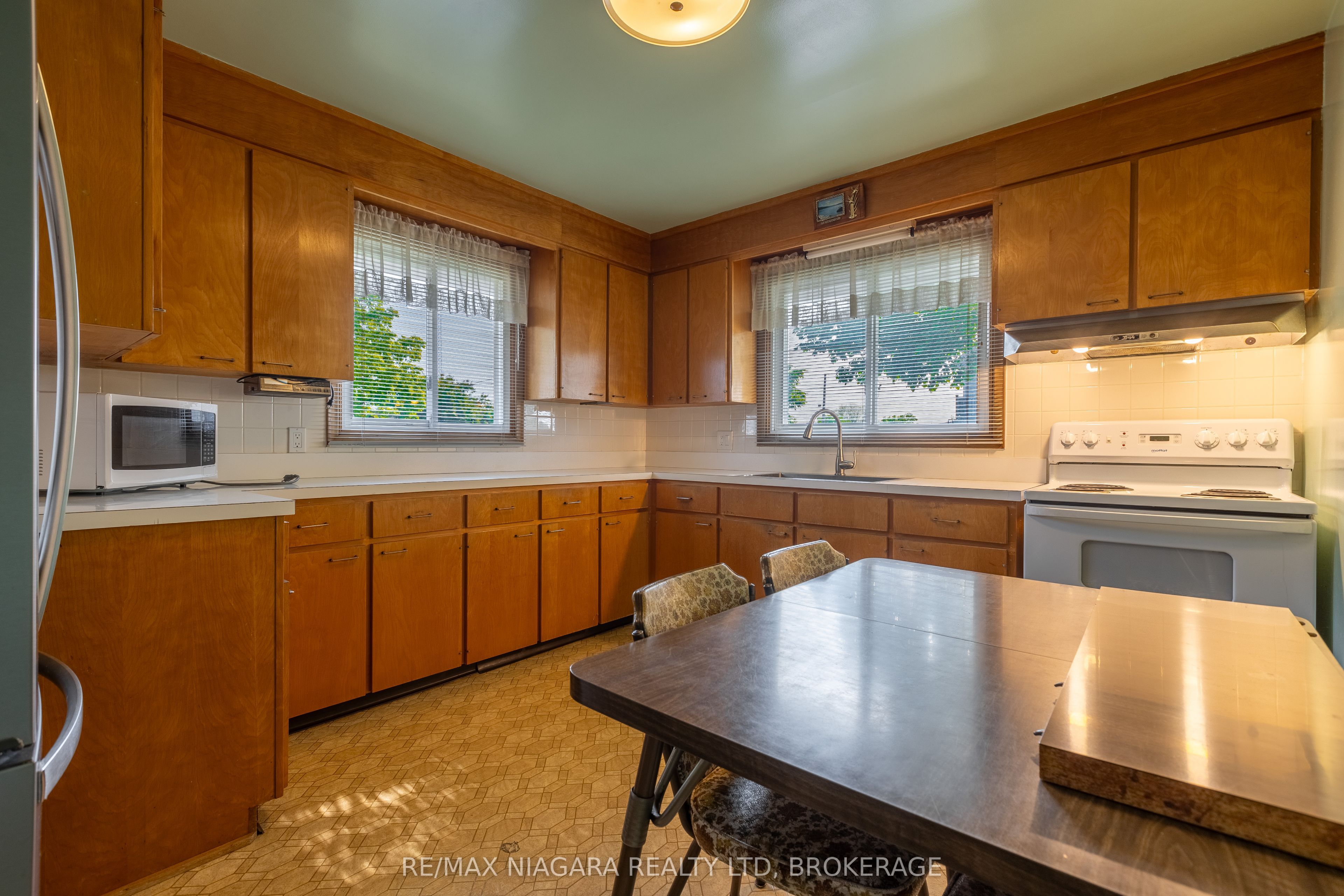 592 Lincoln Street Property Photo 14