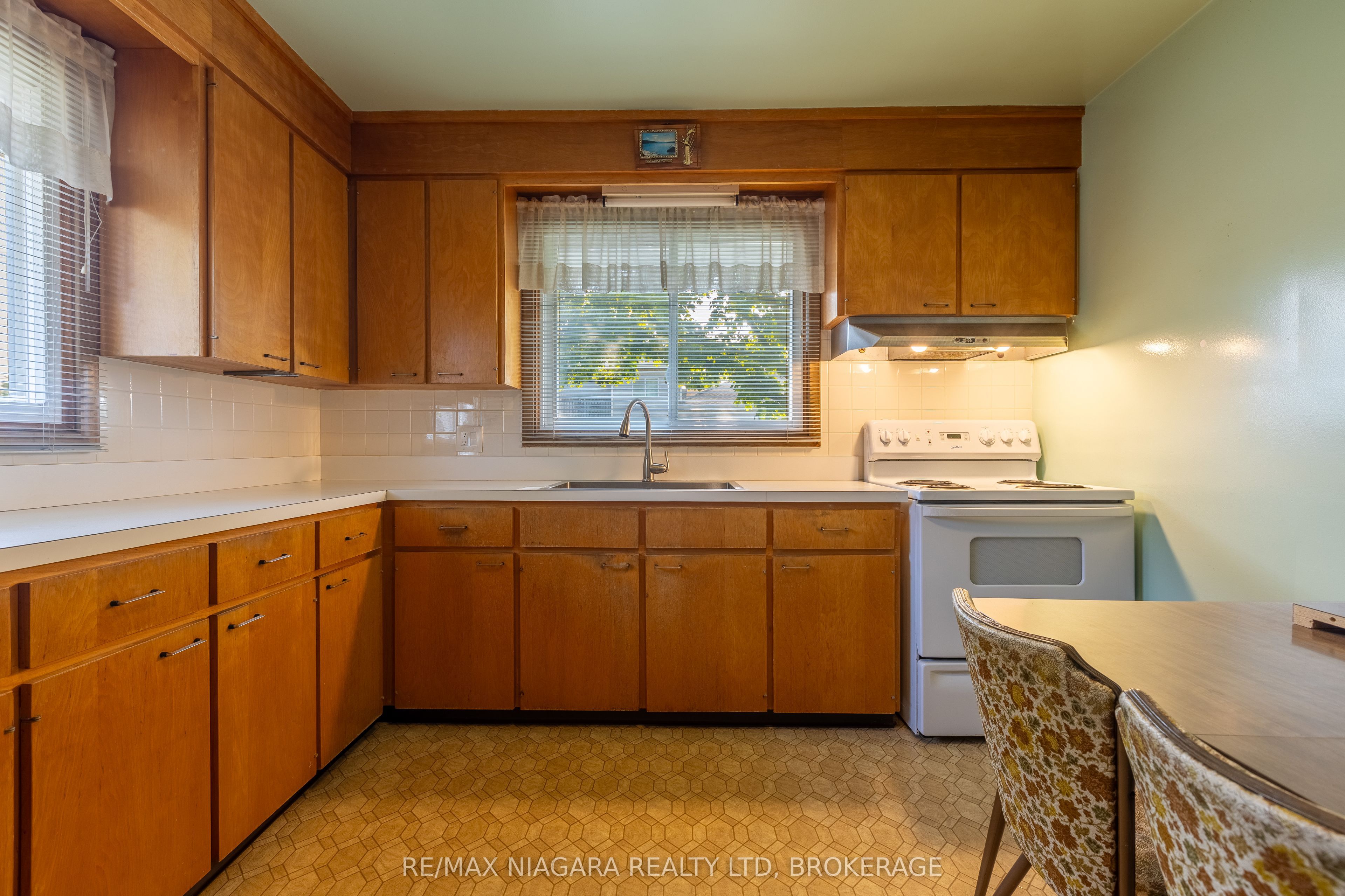 592 Lincoln Street Property Photo 15