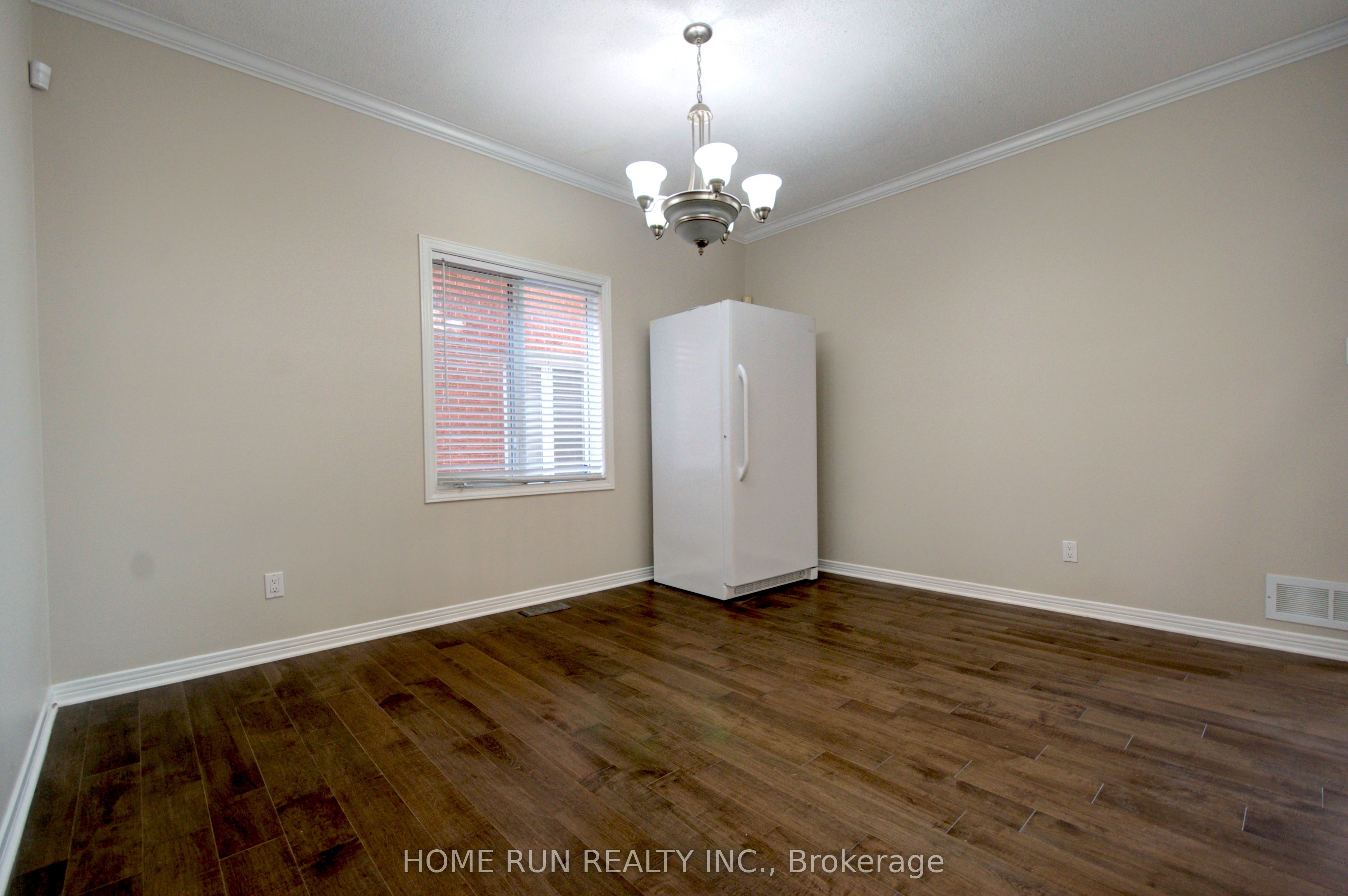3507 Wyman Crescent Property Photo 8