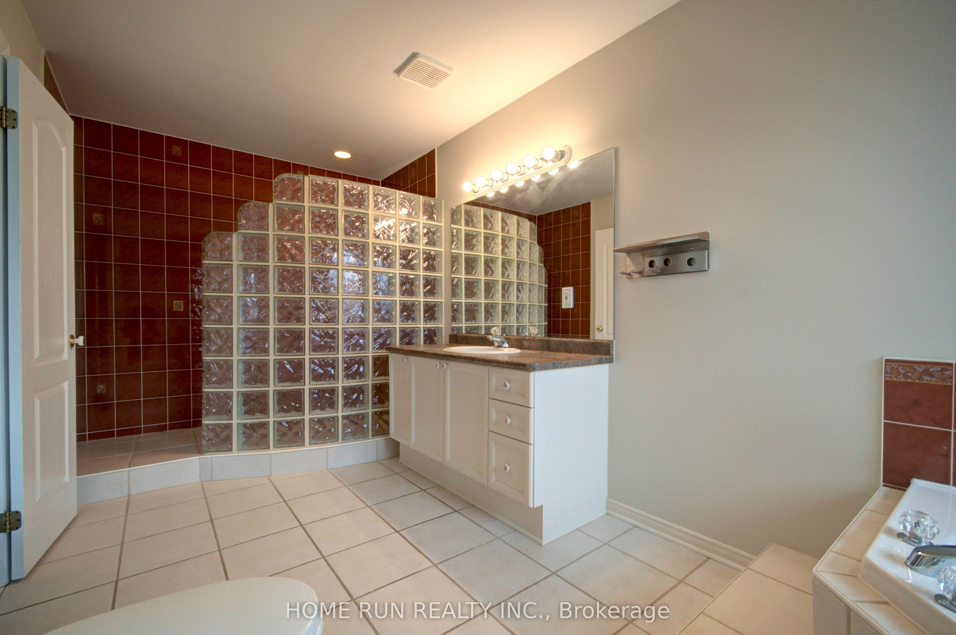 3507 Wyman Crescent Property Photo 23