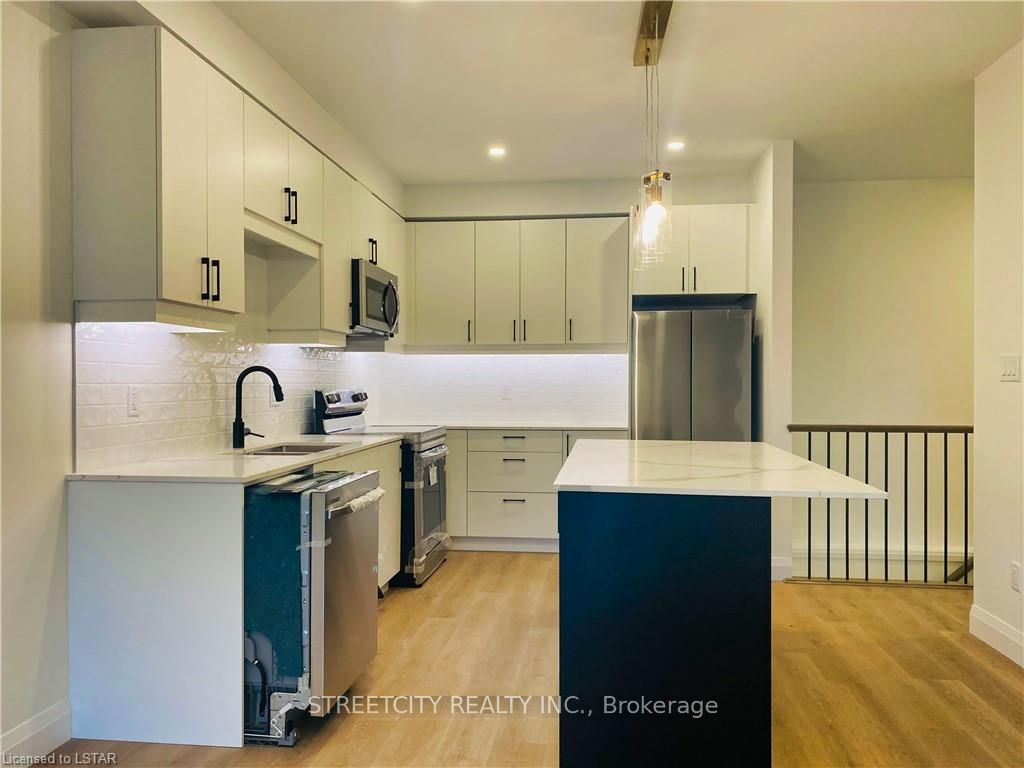 3900 Savoy St Property Photo 7