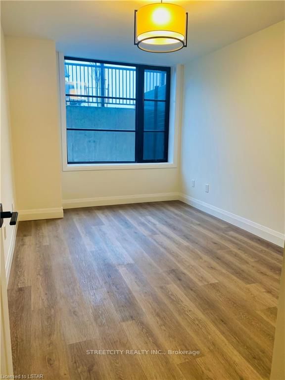 3900 Savoy St Property Photo 12