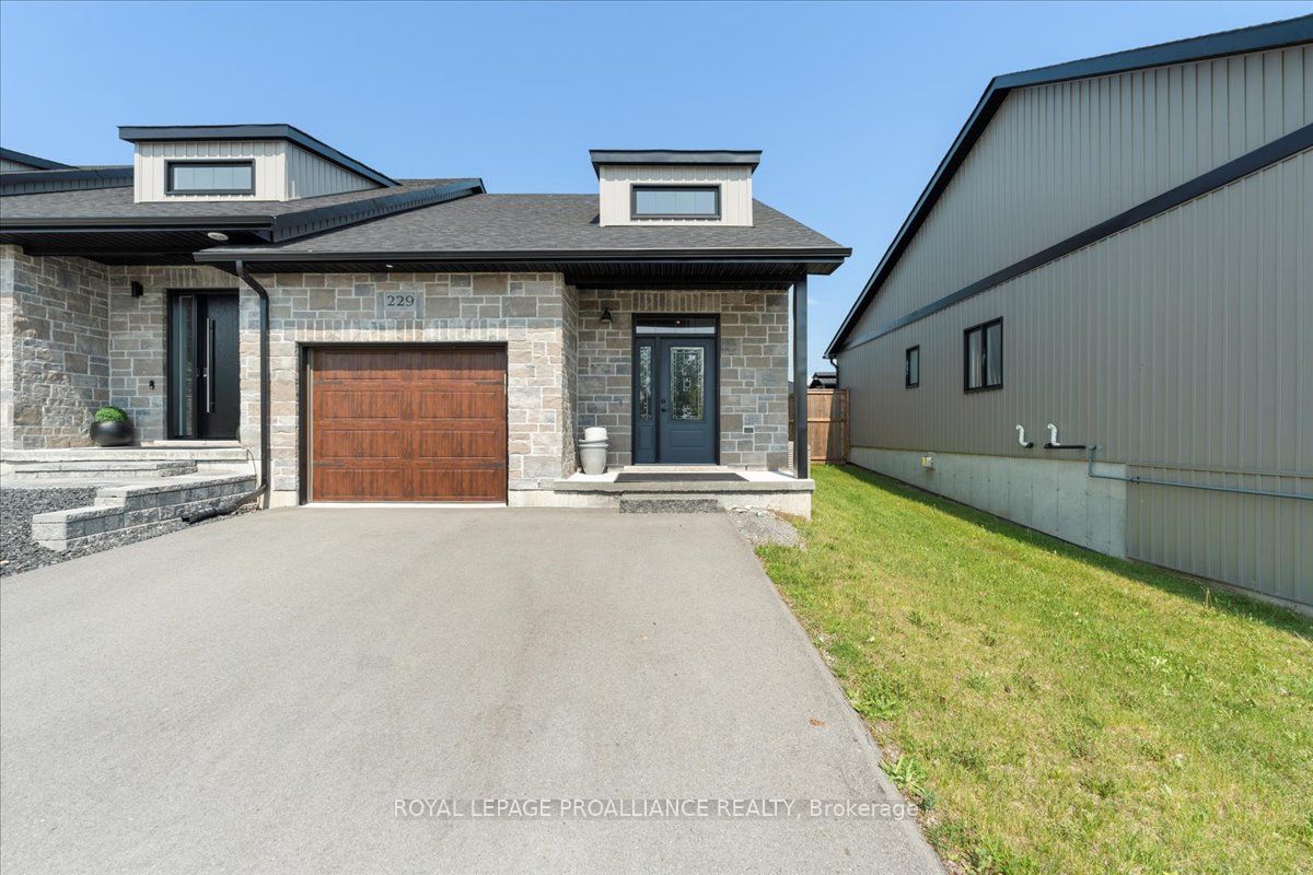 229 Baker Street Property Photo 1