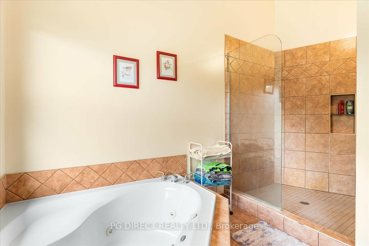 10 Fraserglen Court Property Photo 14