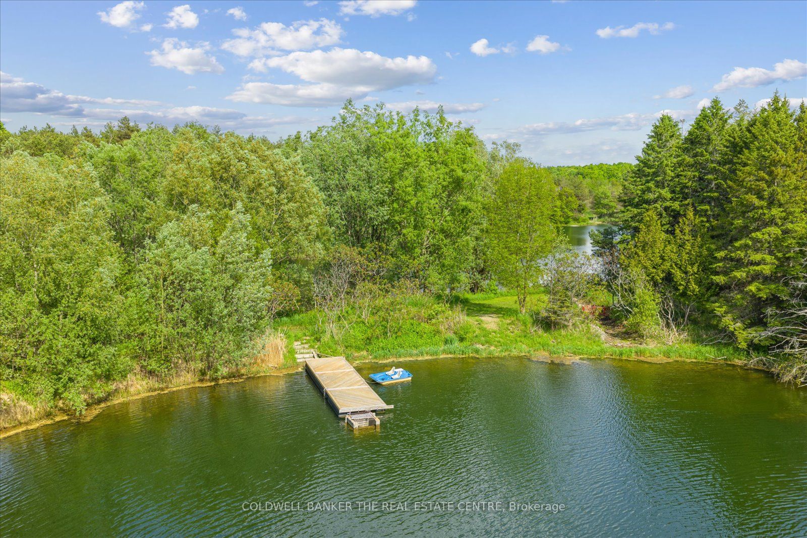 798213 3rd Line Property Photo 1