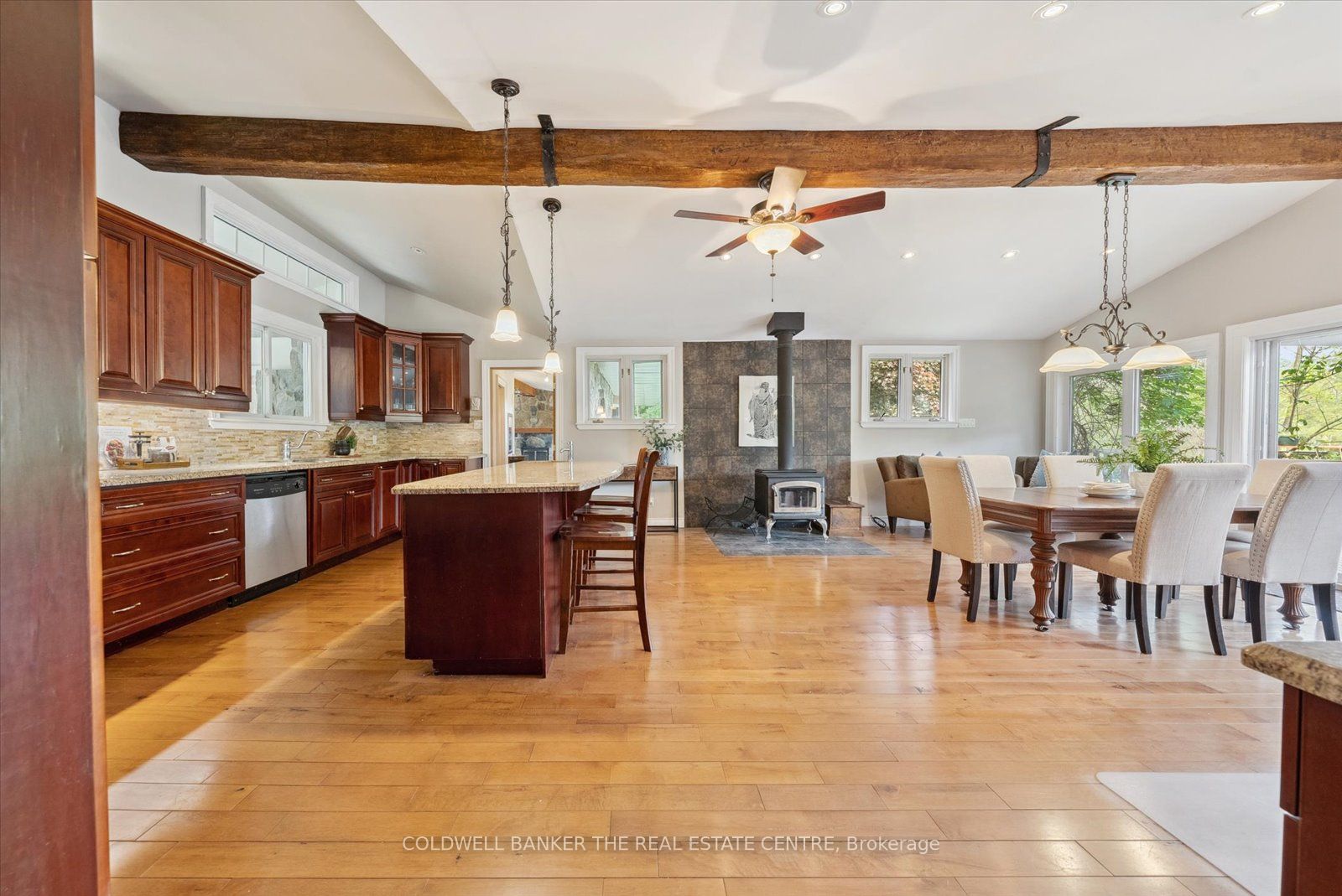798213 3 Line E Property Photo 12