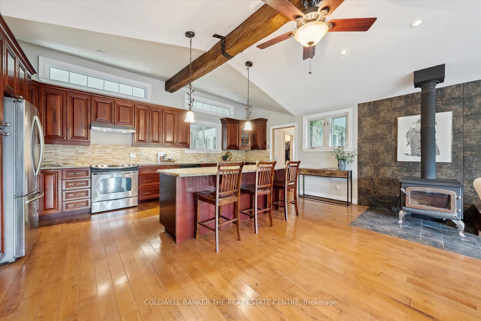 798213 3 Line E Property Photo 13