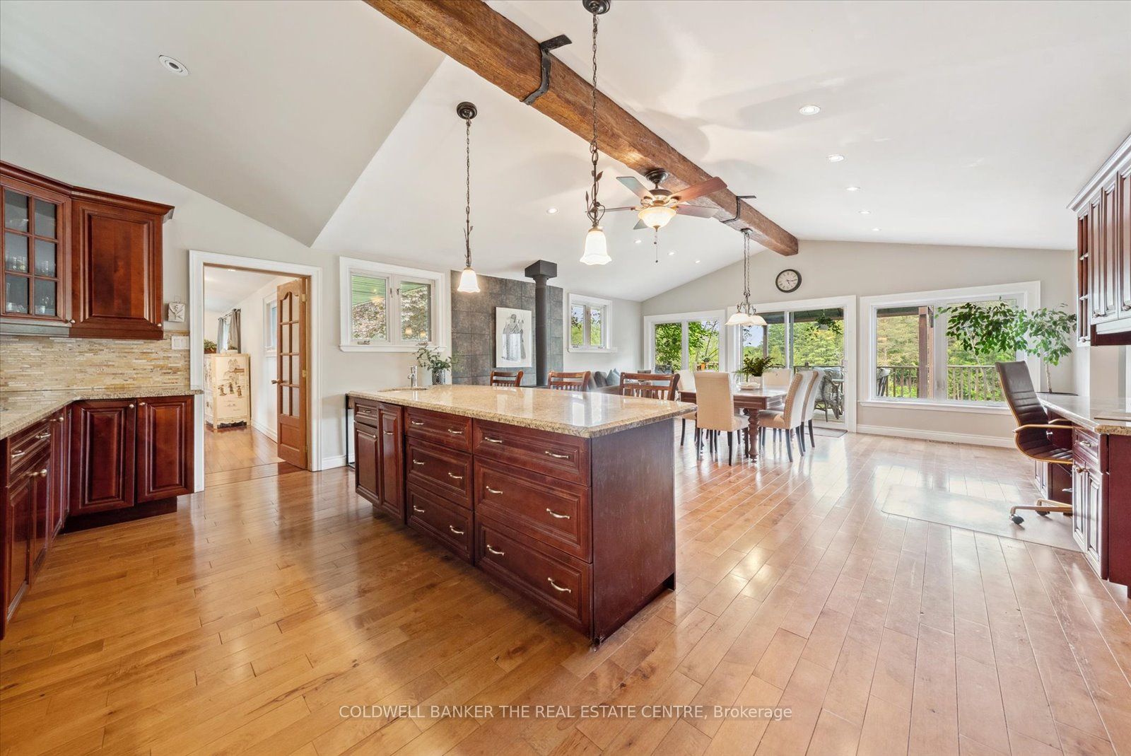 798213 3 Line E Property Photo 14