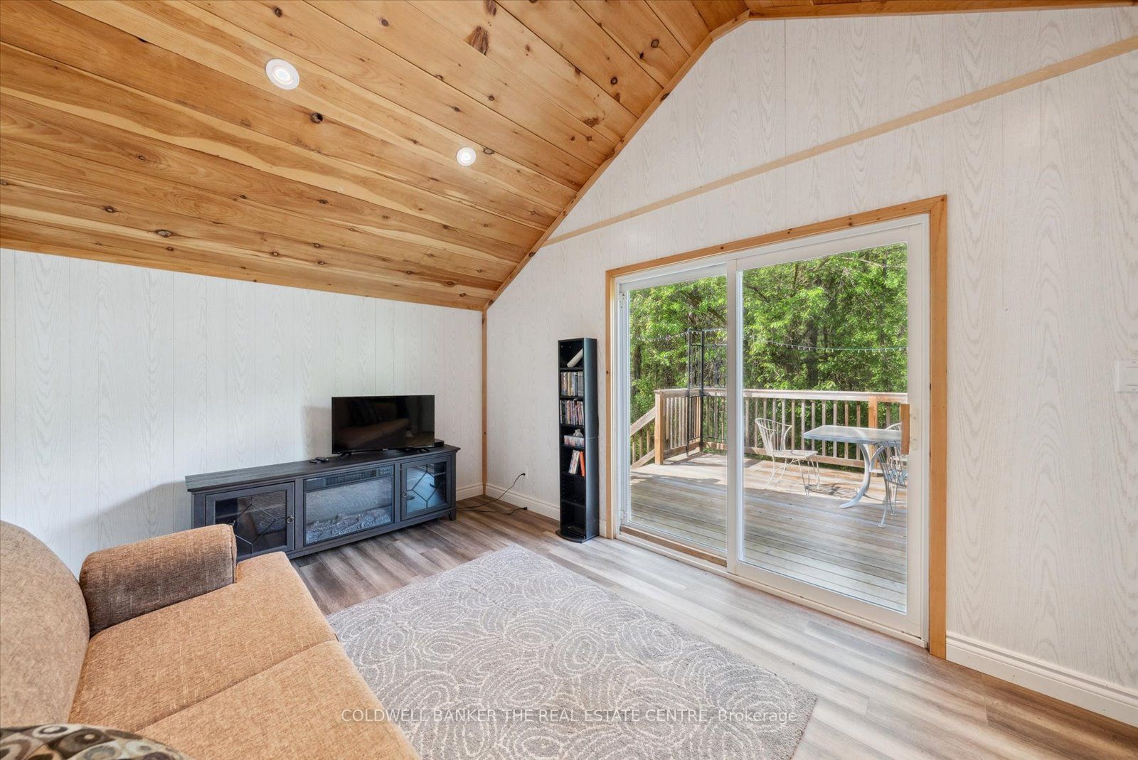 798213 3 Line E Property Photo 33