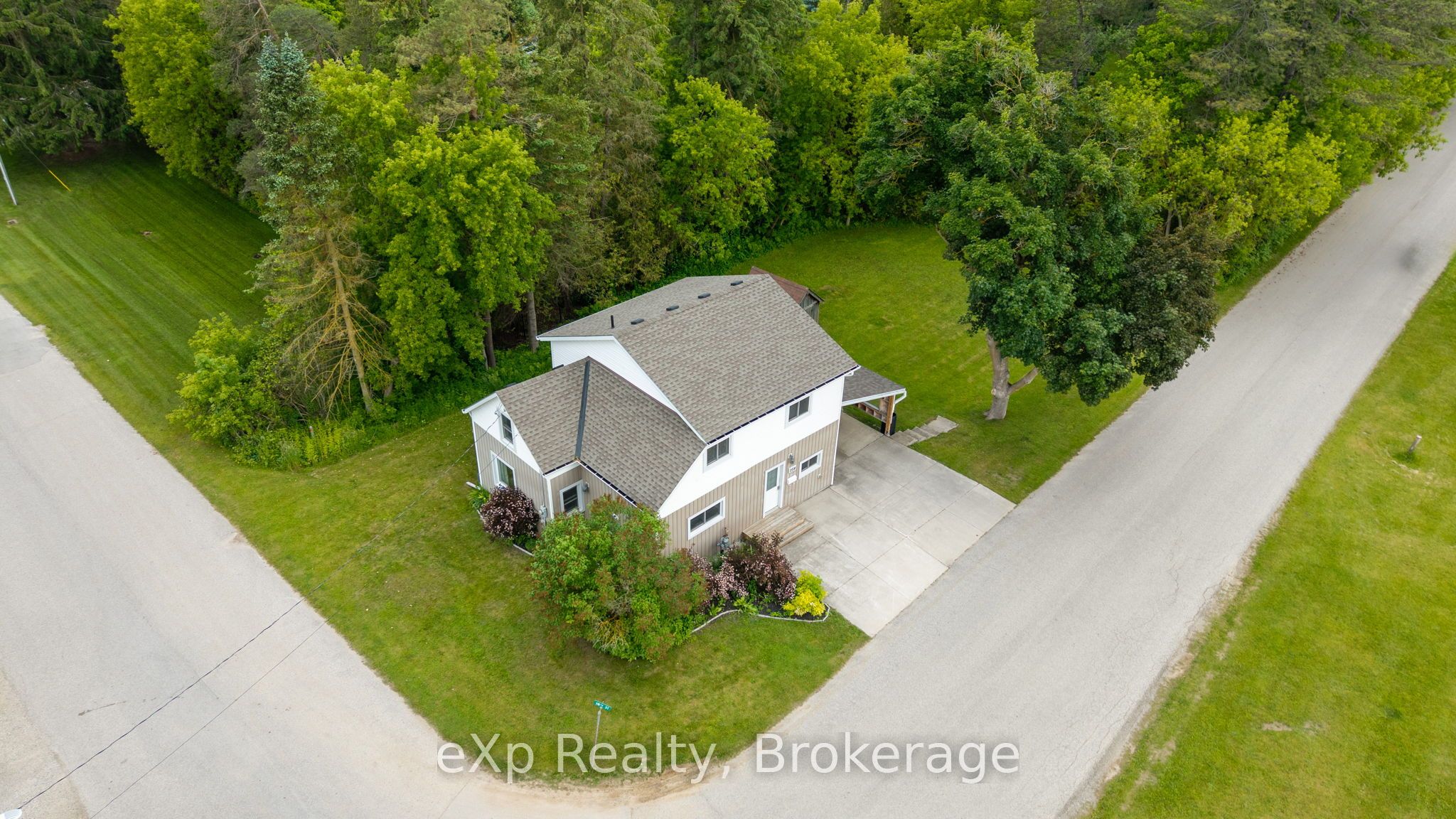 254 16th Street Property Photo 1