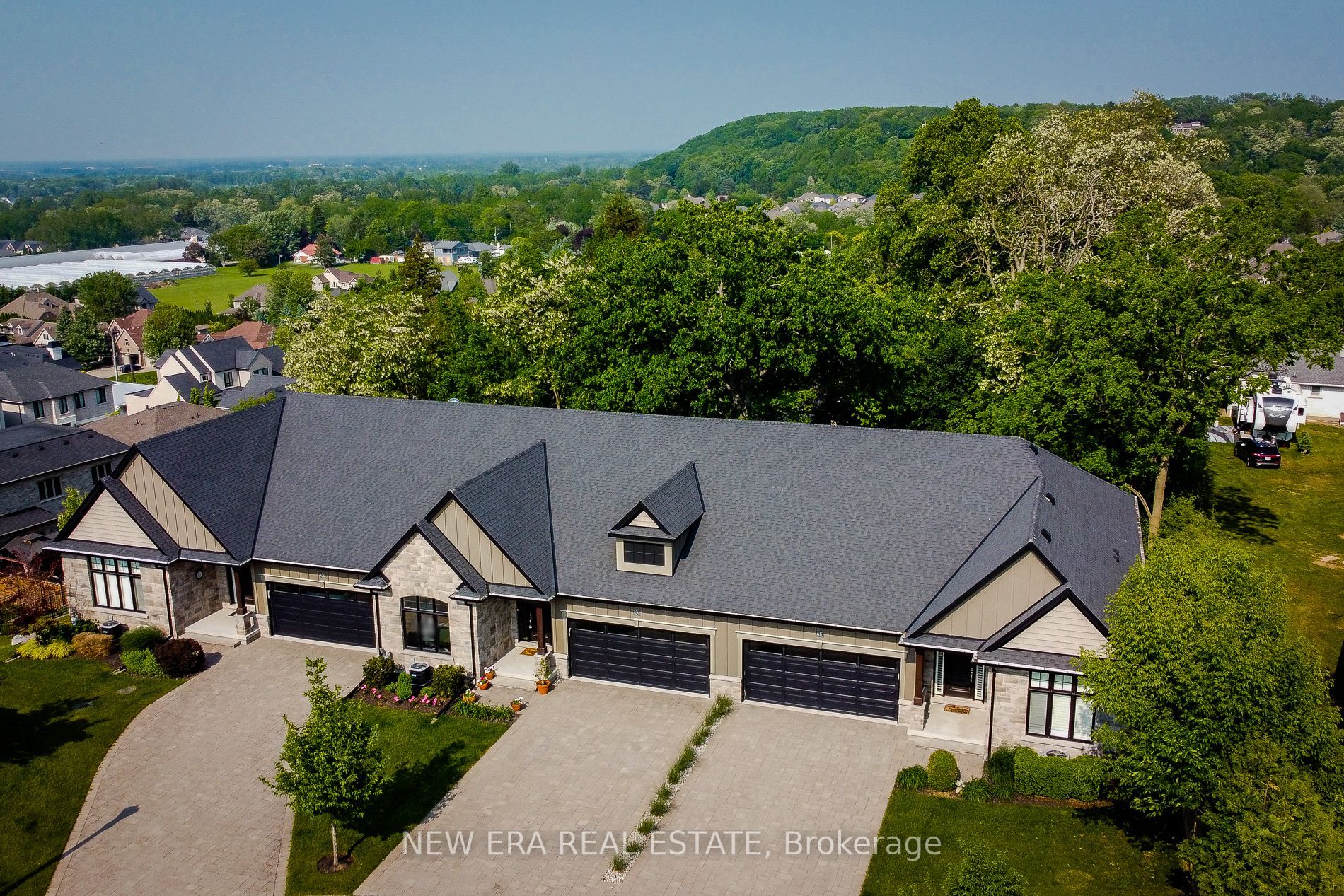32 Ridgeview Crescent Property Photo 1