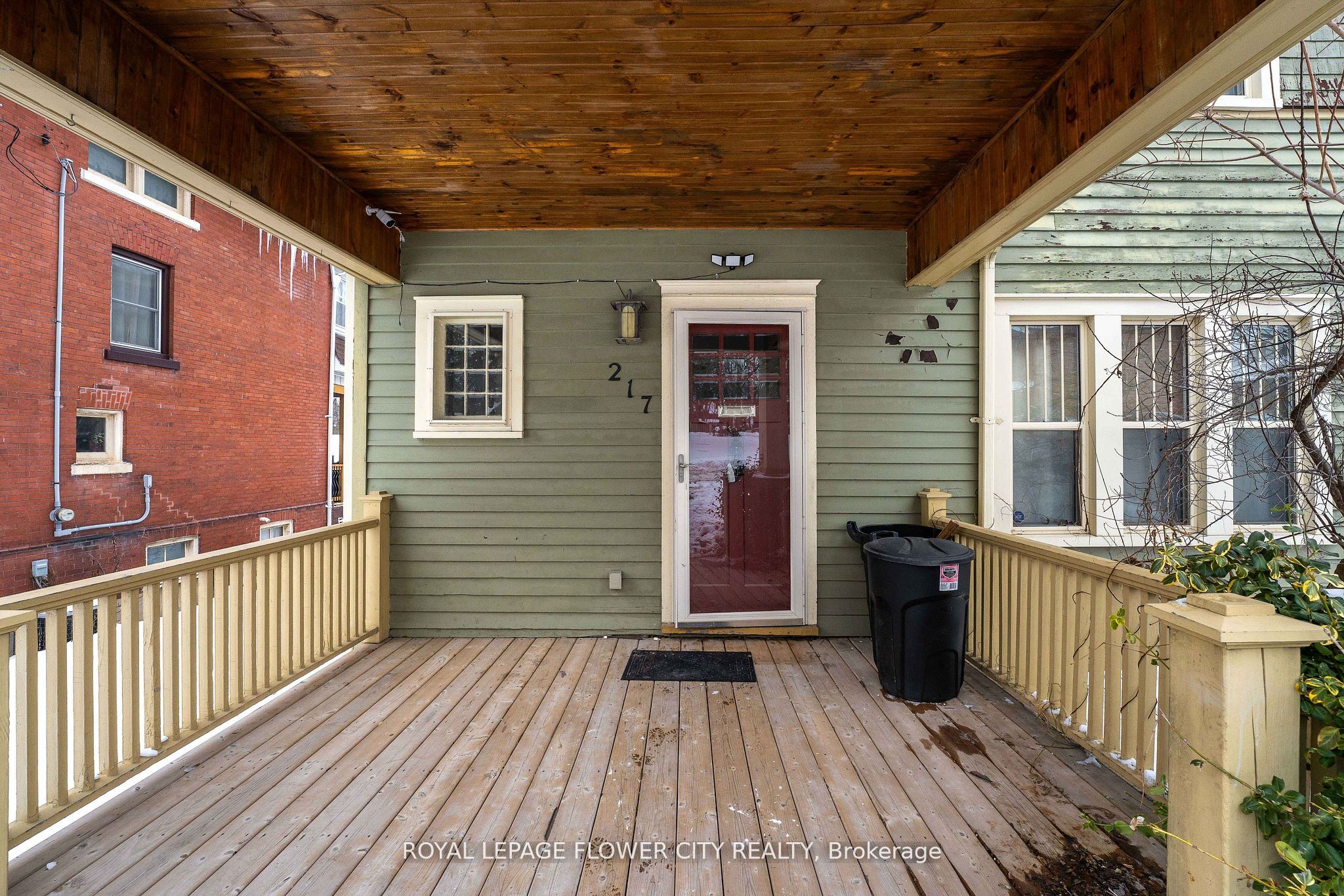 217 Earl Street Property Photo 1