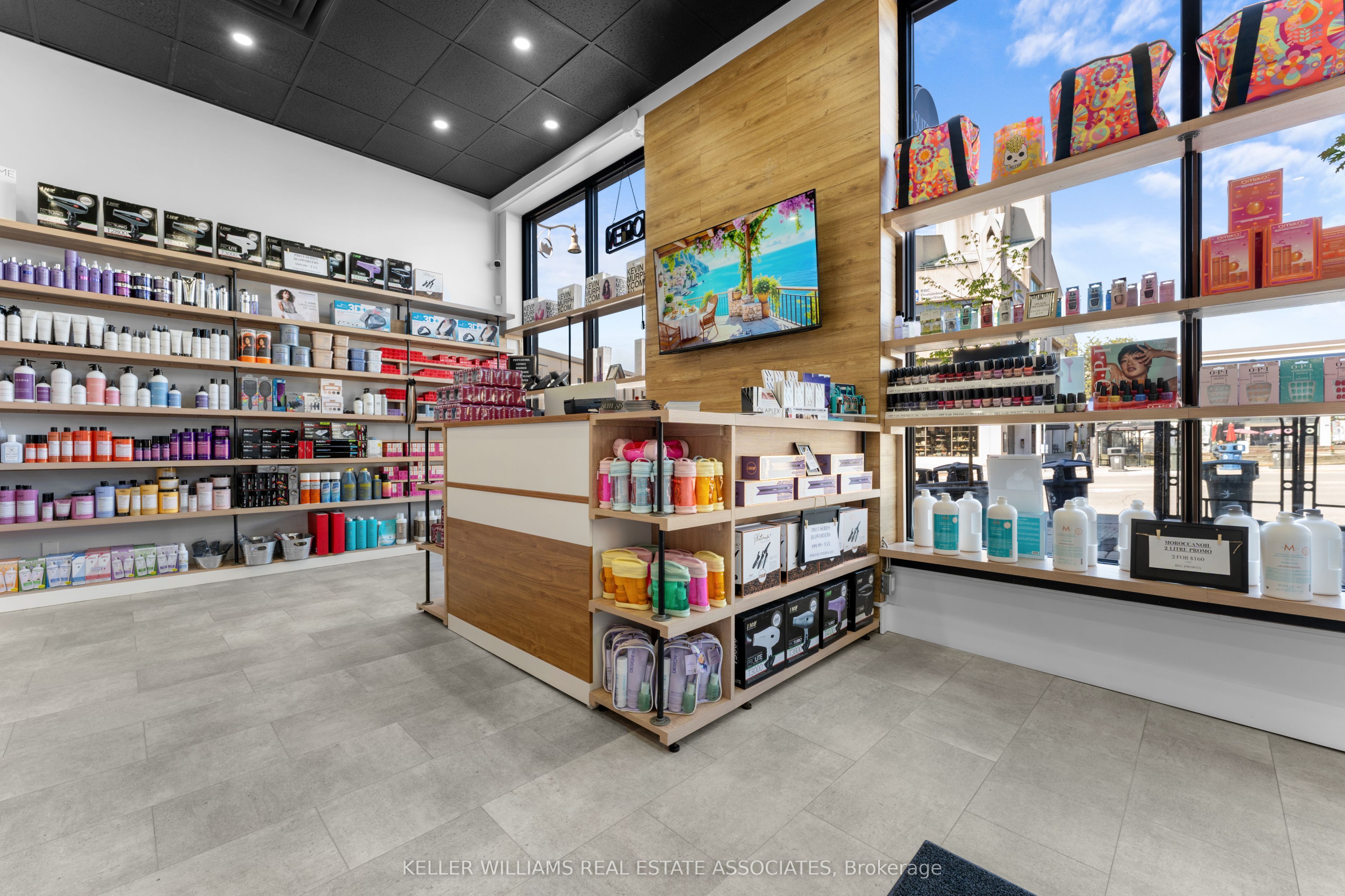 45 Wyndham Street N 7 Property Photo 15