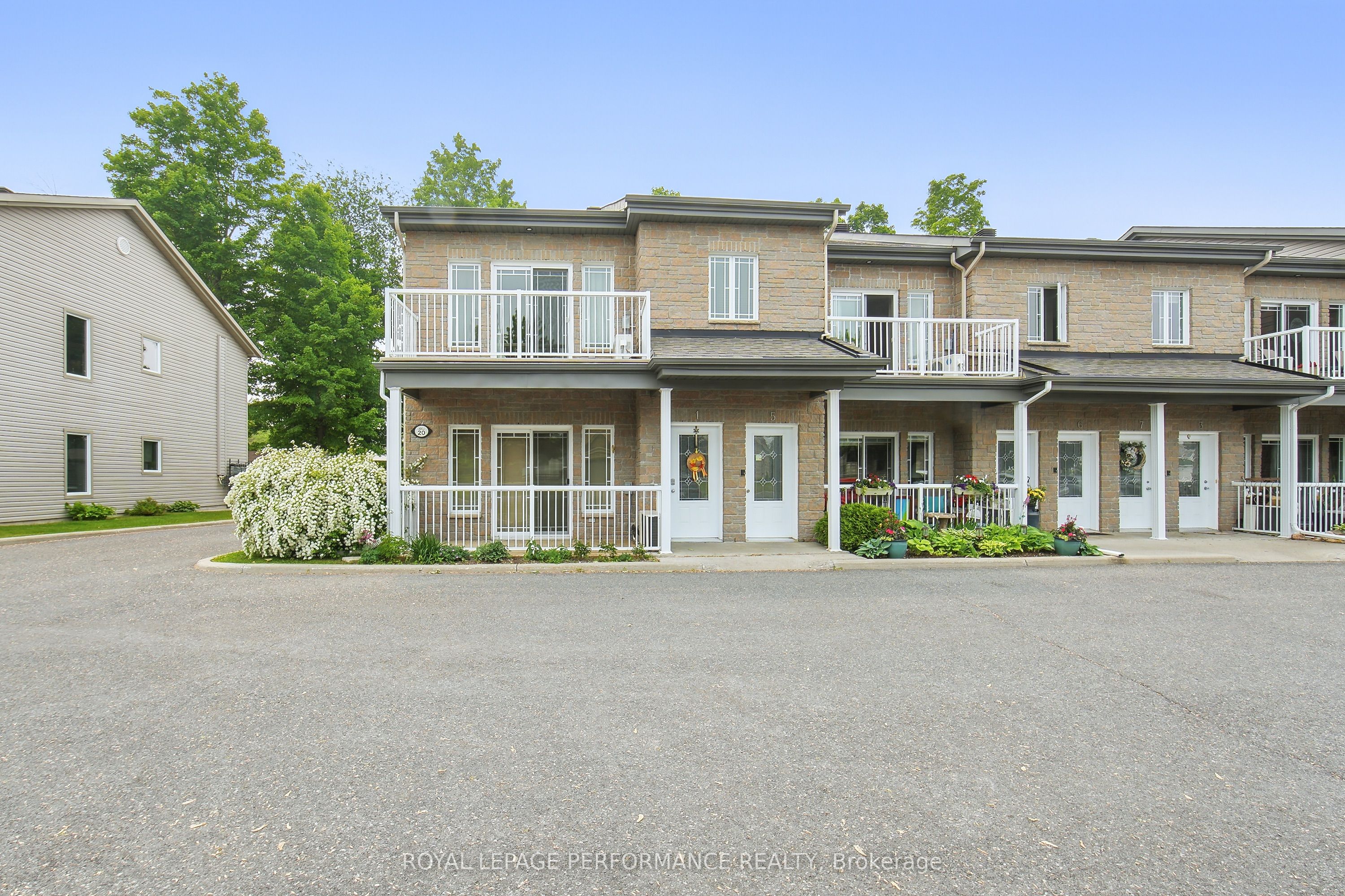 #5 - 20 Valain Street Property Photo 1
