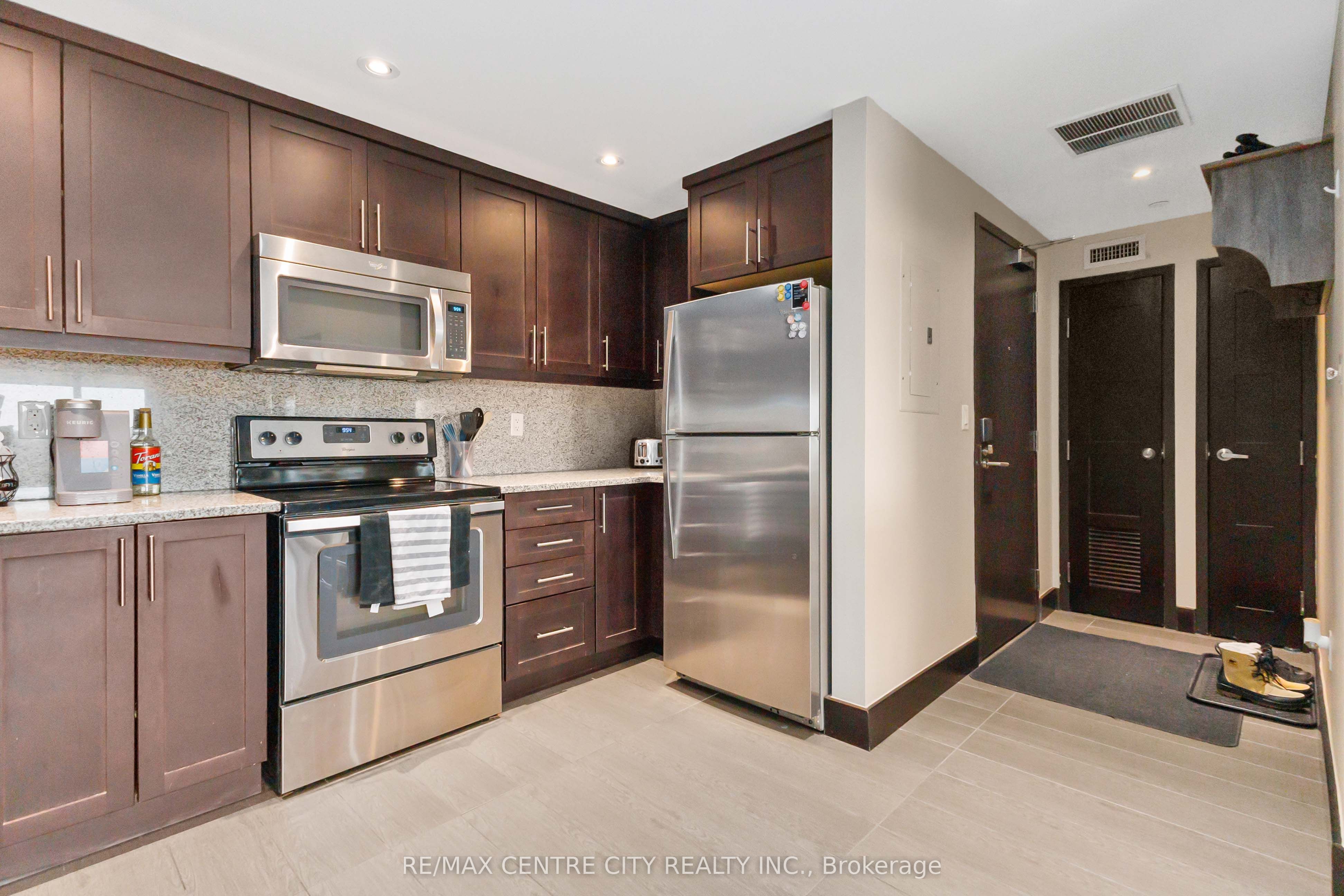 1235 Richmond Street 1218 Property Photo 2