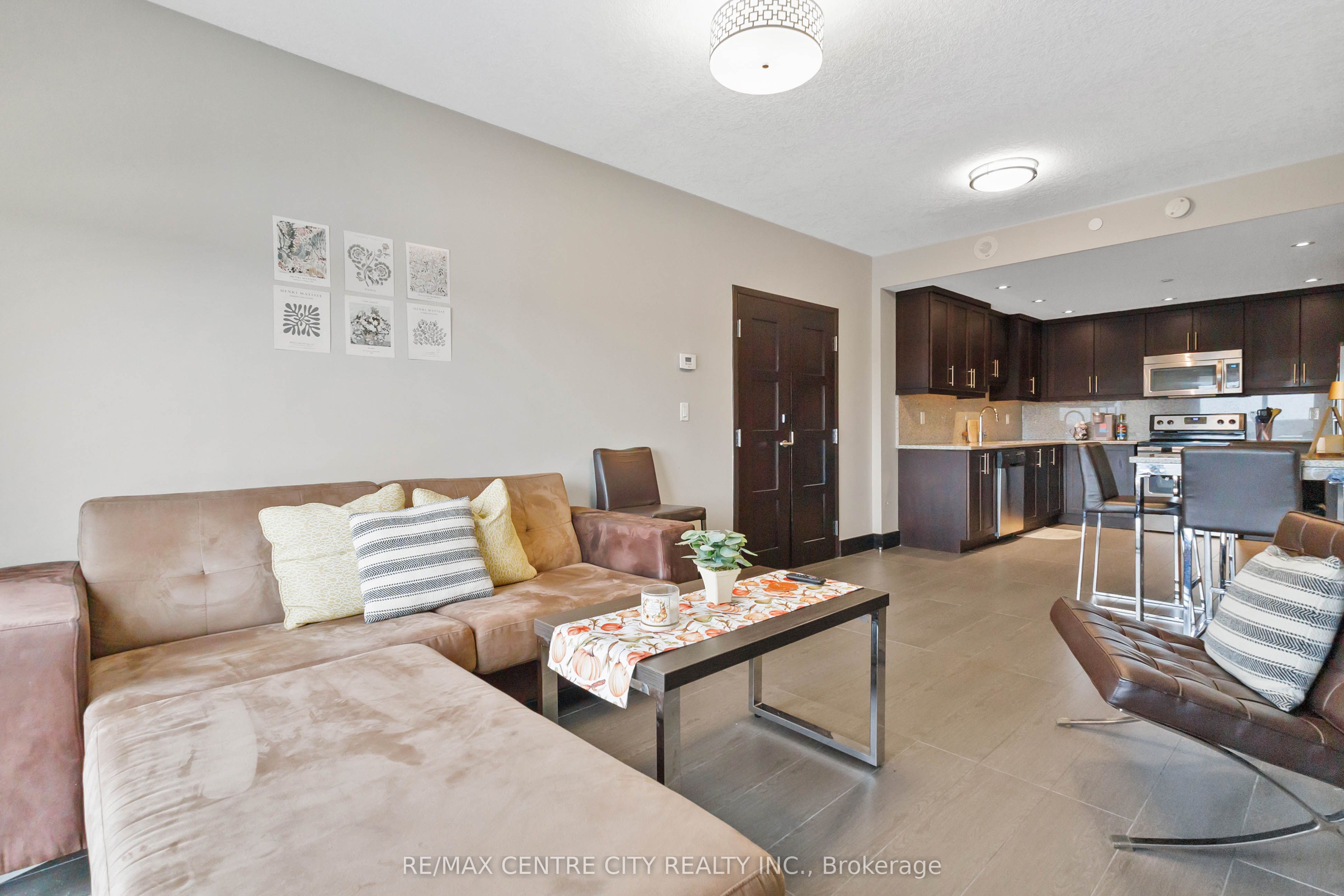 1235 Richmond Street 1218 Property Photo 11