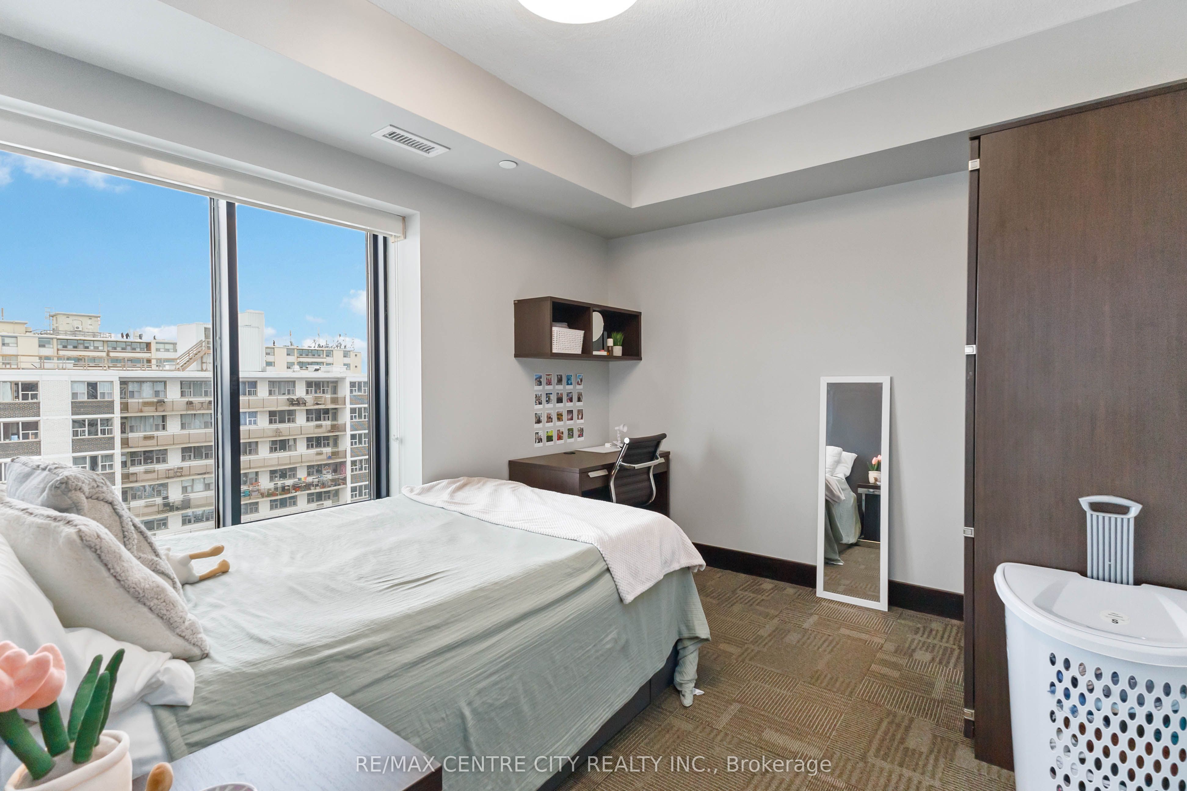 1235 Richmond Street 1218 Property Photo 12