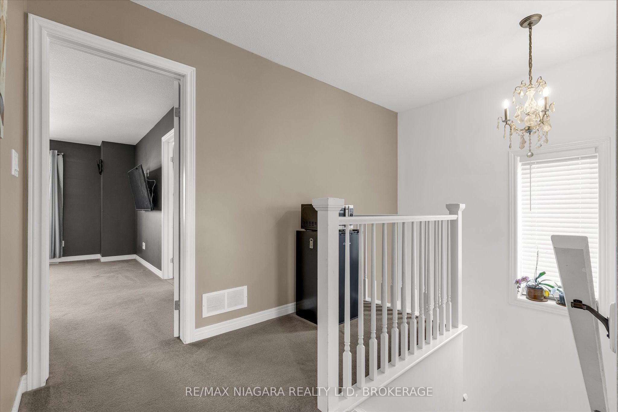 187 Cardinal Crescent Property Photo 13