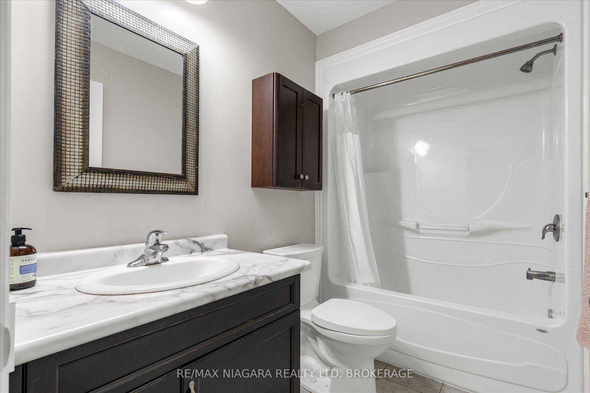 187 Cardinal Crescent Property Photo 19