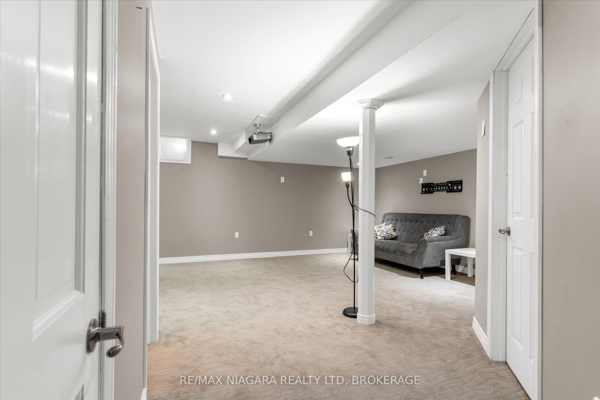 187 Cardinal Crescent Property Photo 25