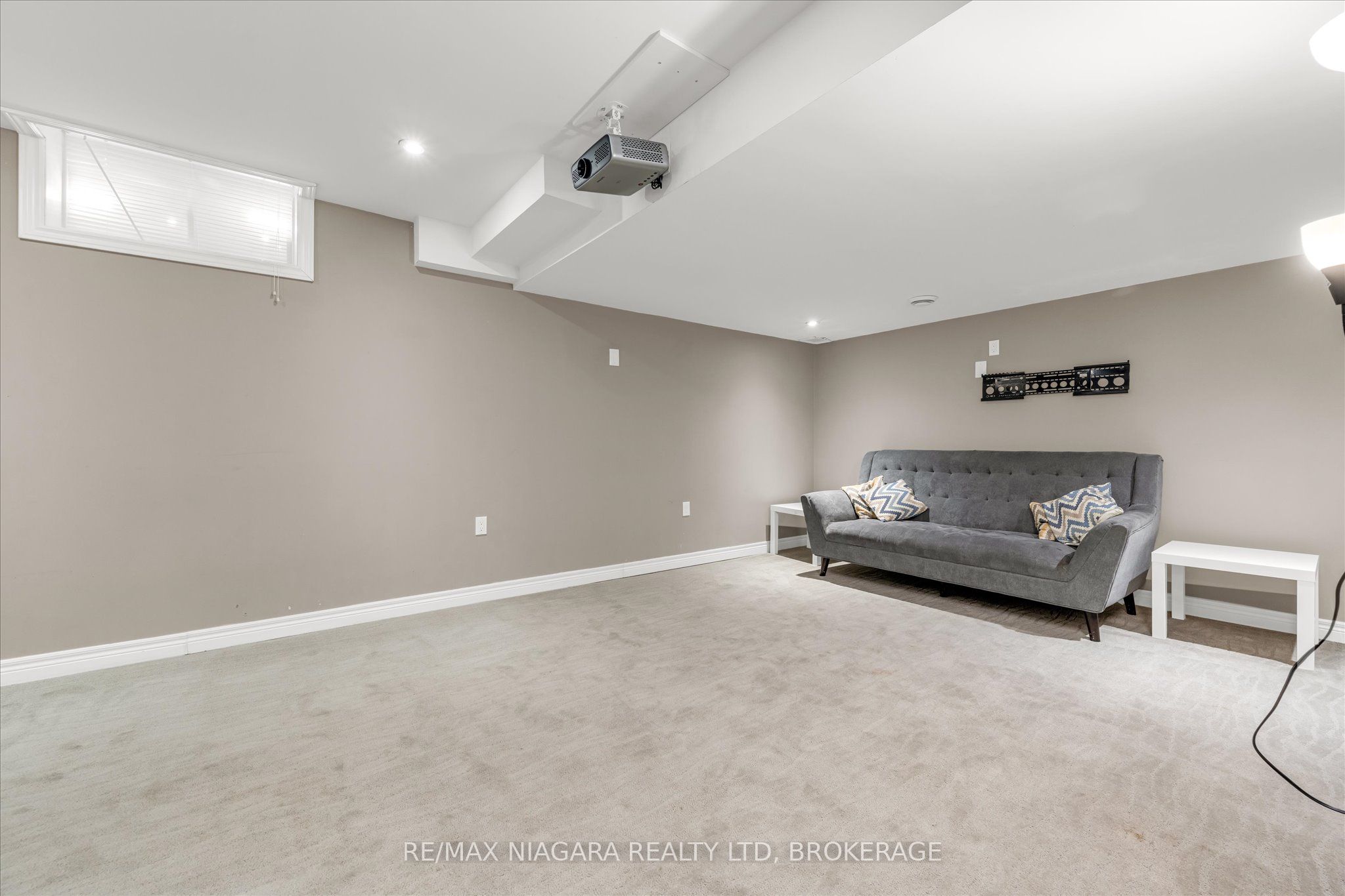 187 Cardinal Crescent Property Photo 26