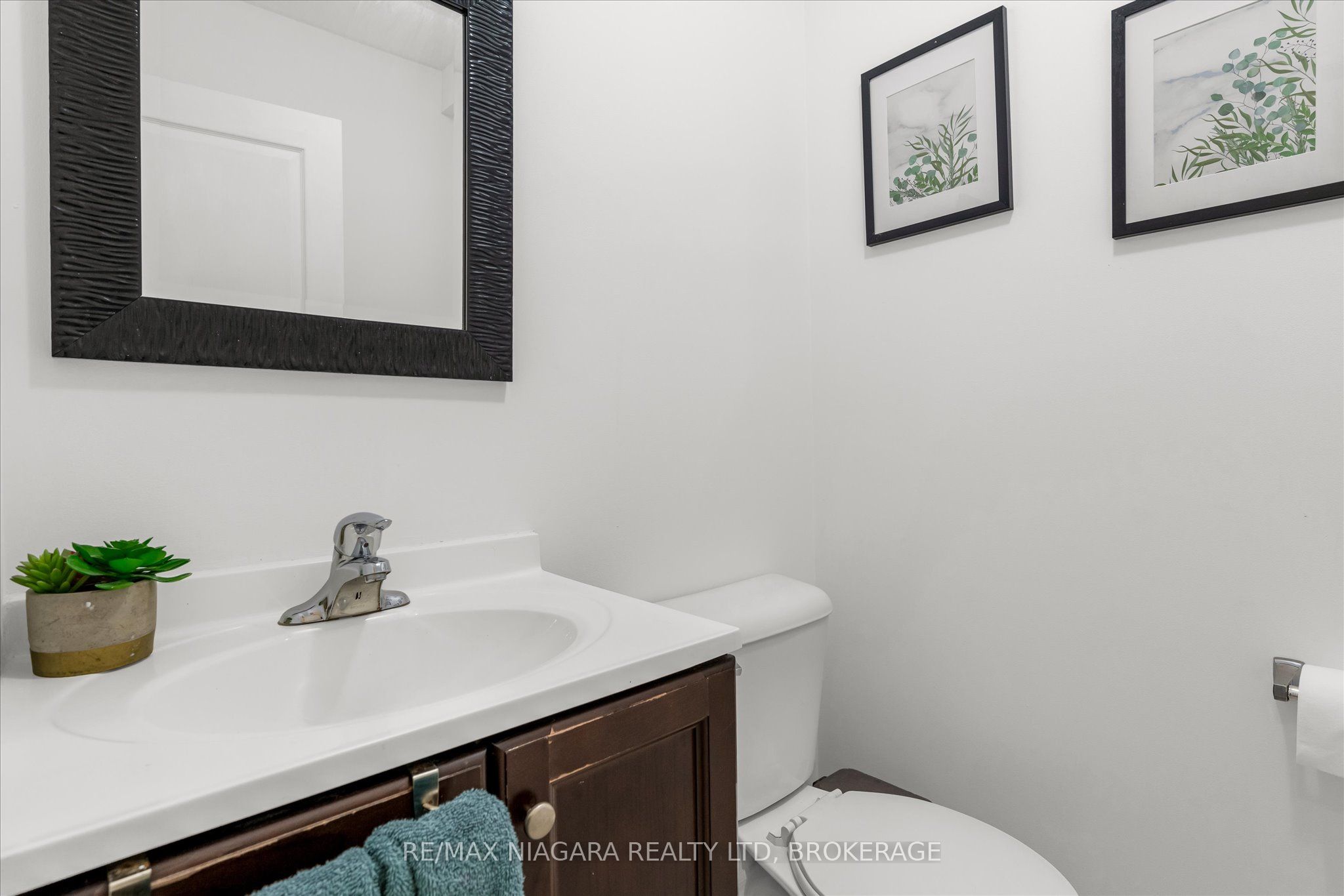 187 Cardinal Crescent Property Photo 30