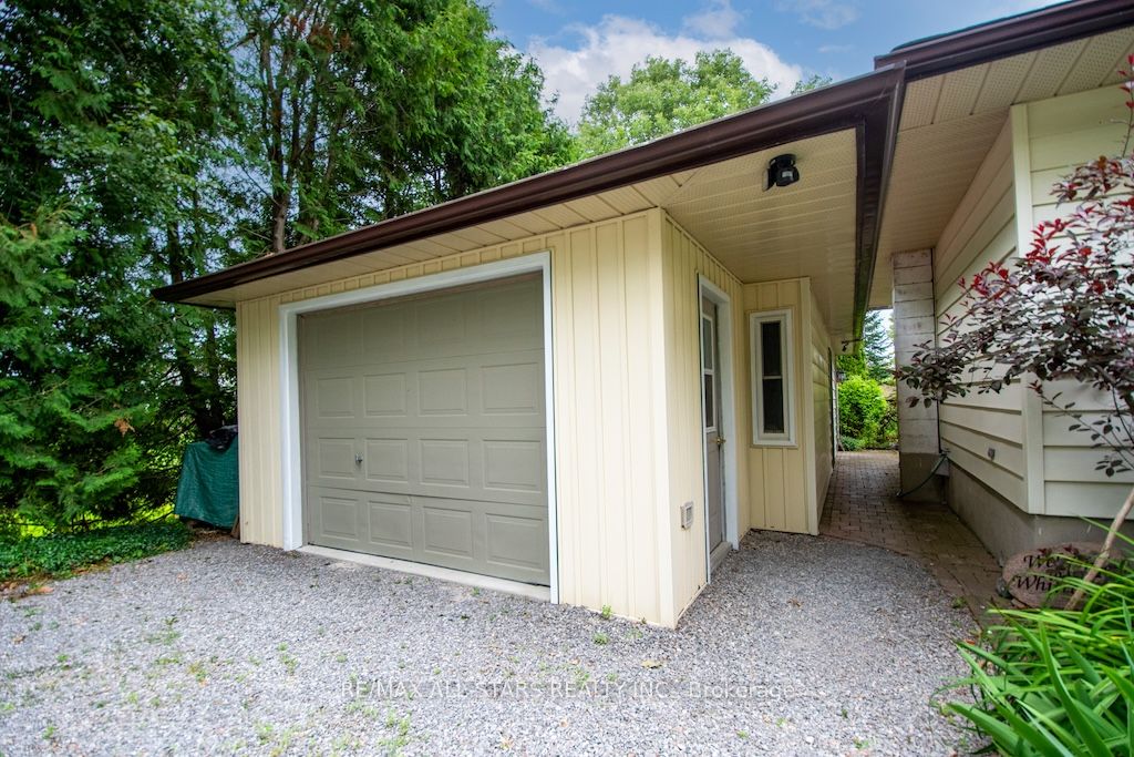 690 Post Road Property Photo 3