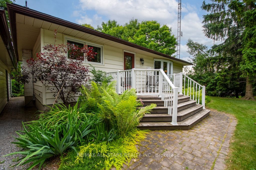 690 Post Road Property Photo 4