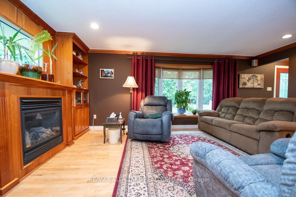 690 Post Road Property Photo 8
