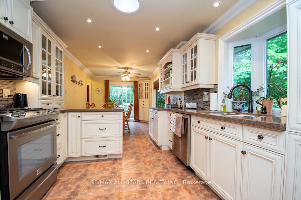 690 Post Road Property Photo 12