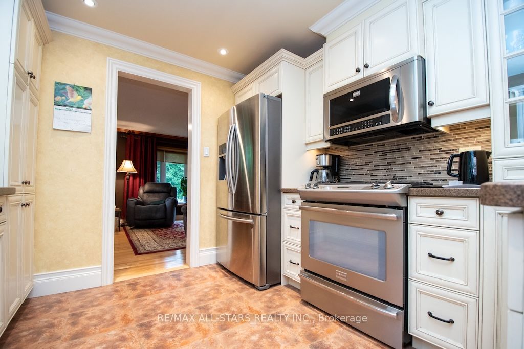 690 Post Road Property Photo 16
