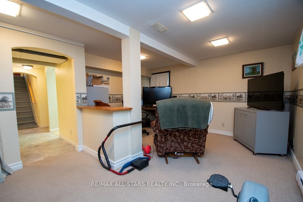 690 Post Road Property Photo 29