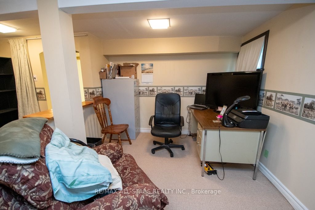 690 Post Road Property Photo 30