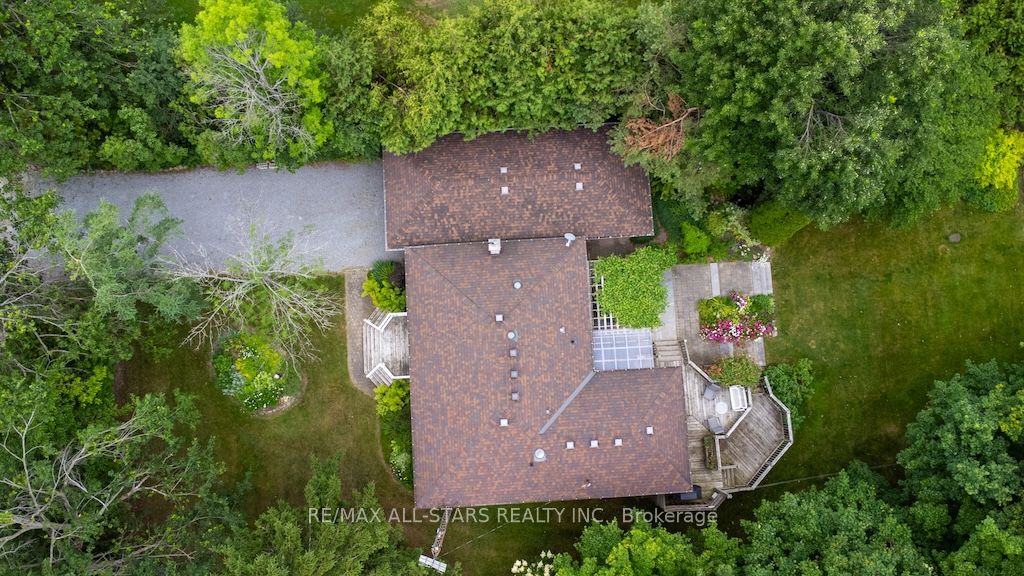 690 Post Road Property Photo 32