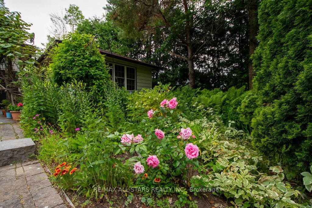 690 Post Road Property Photo 38