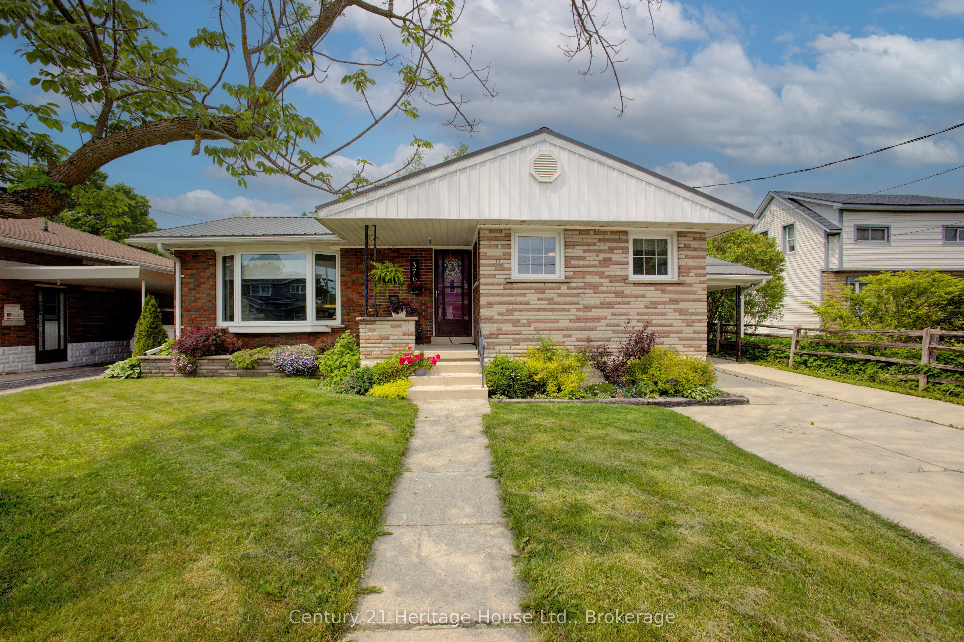 376 Lambton Street E Property Photo 1