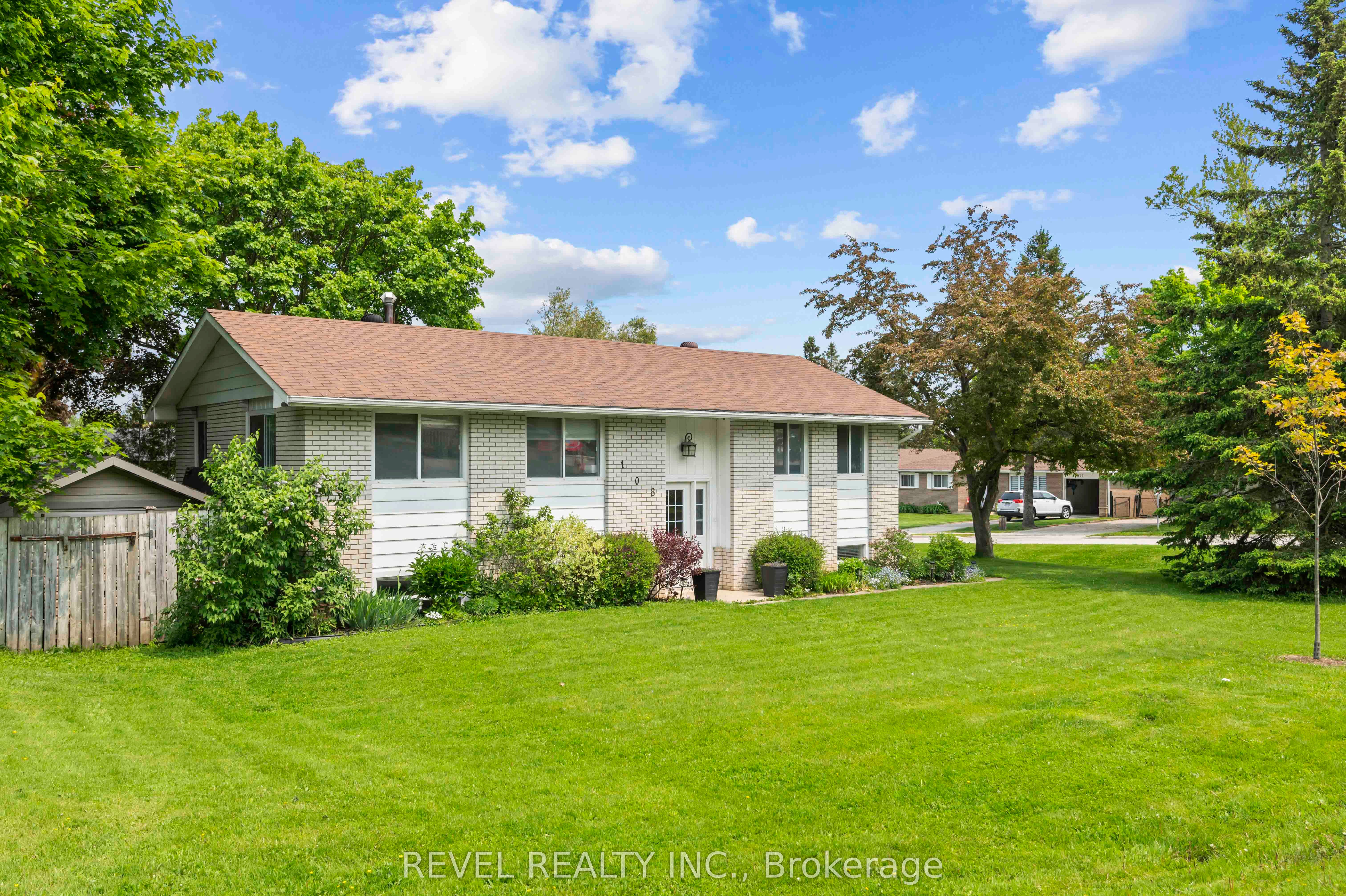 108 Jane Street Property Photo 2