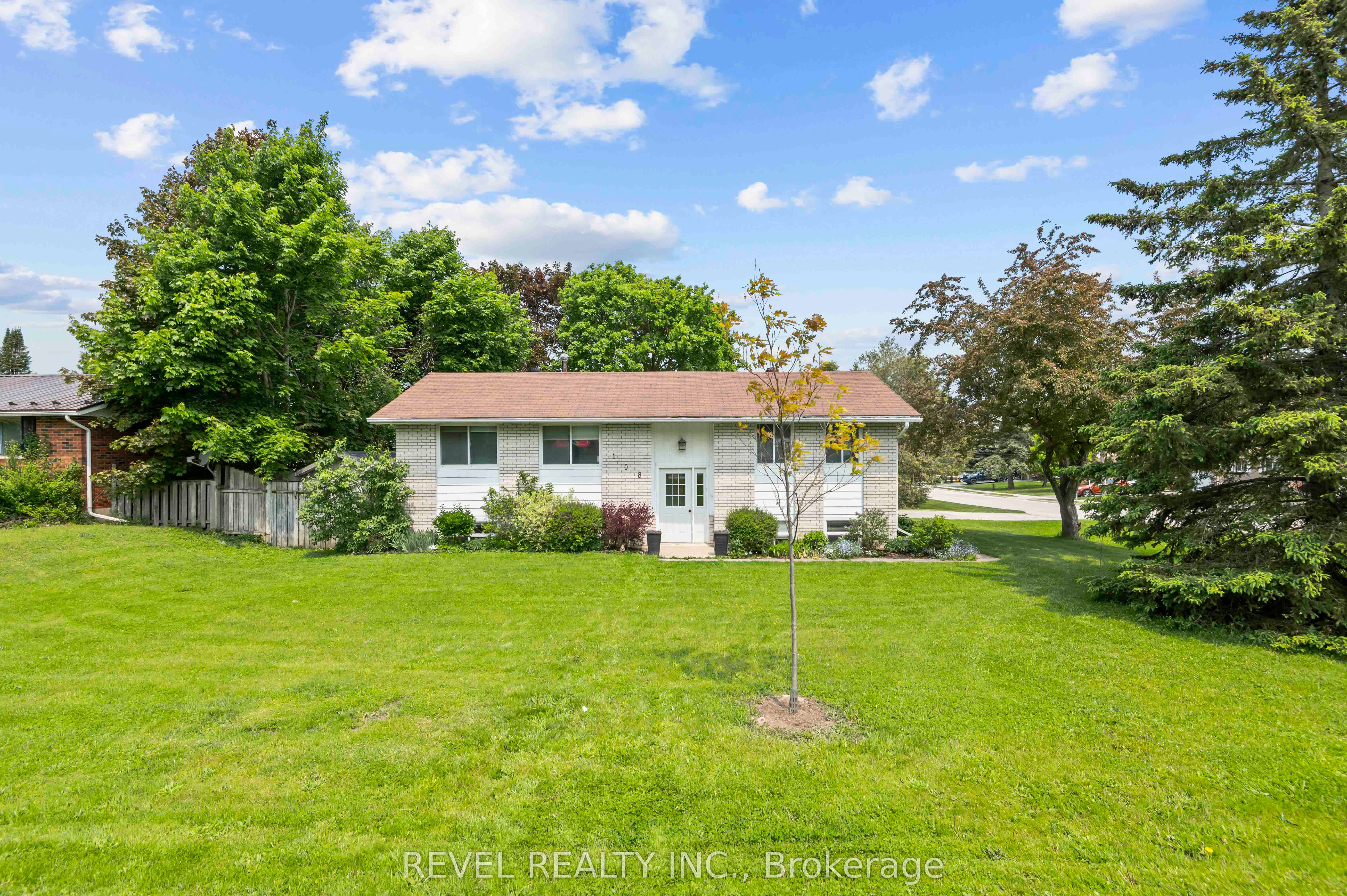 108 Jane Street Property Photo 3