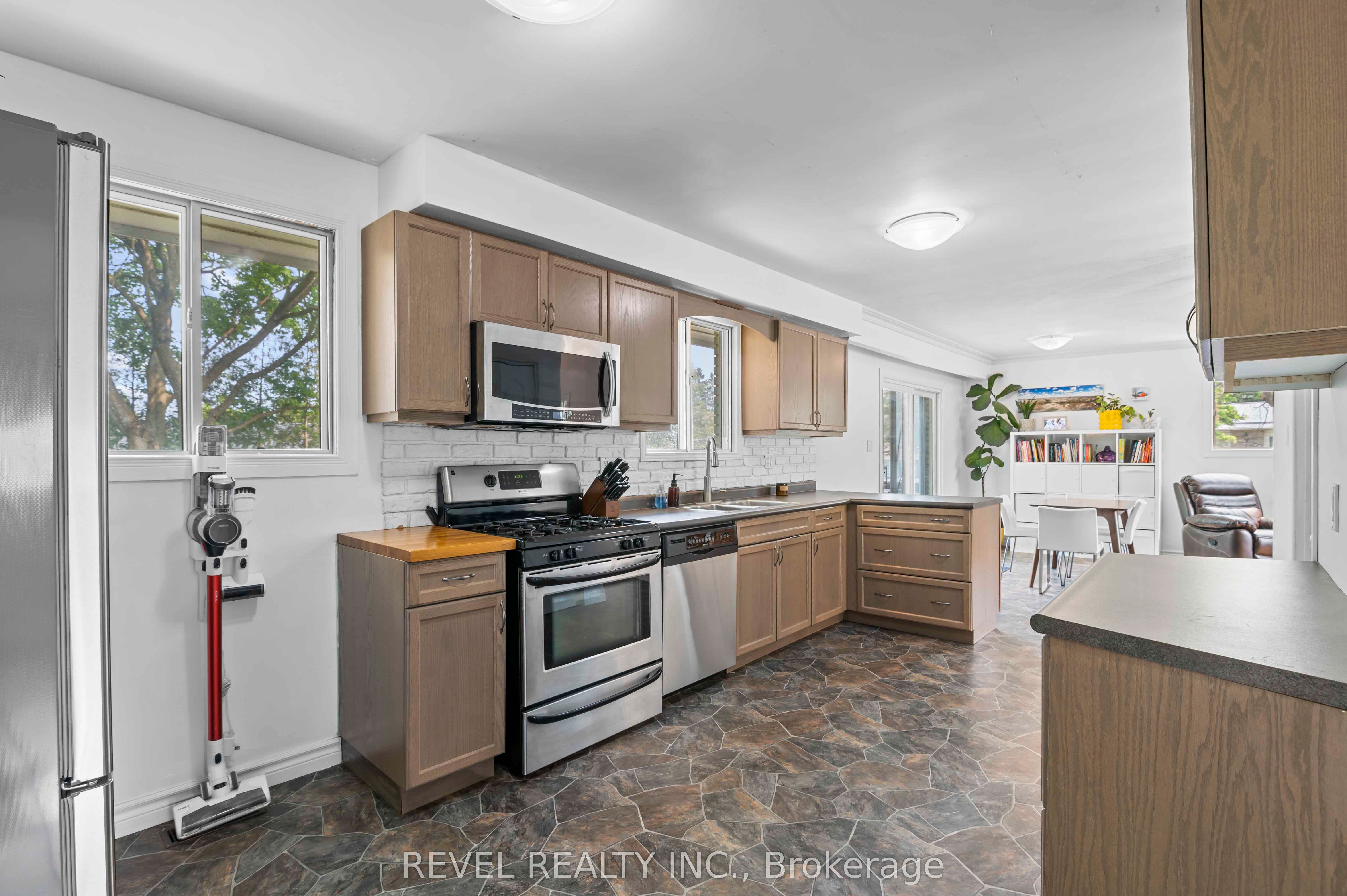 108 Jane Street Property Photo 10